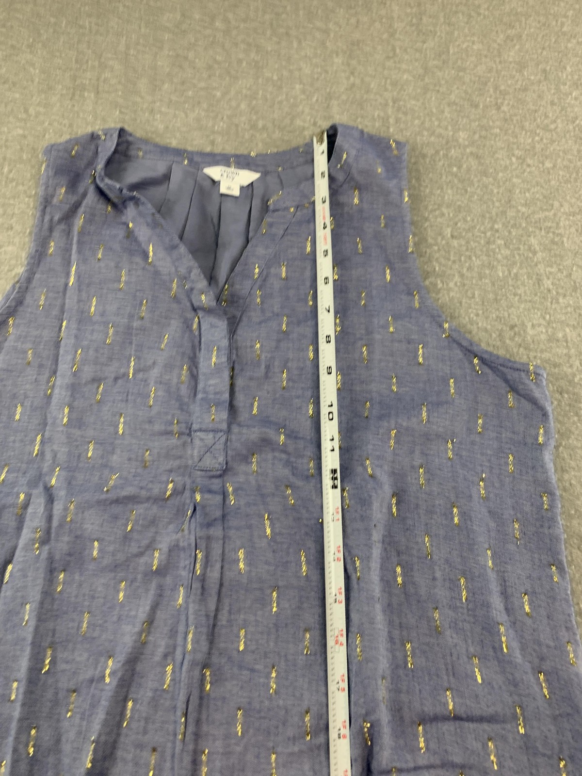 Crown & Ivy Blouse Womens Medium Blue Chambray Sleeveless Henley Glitter Top