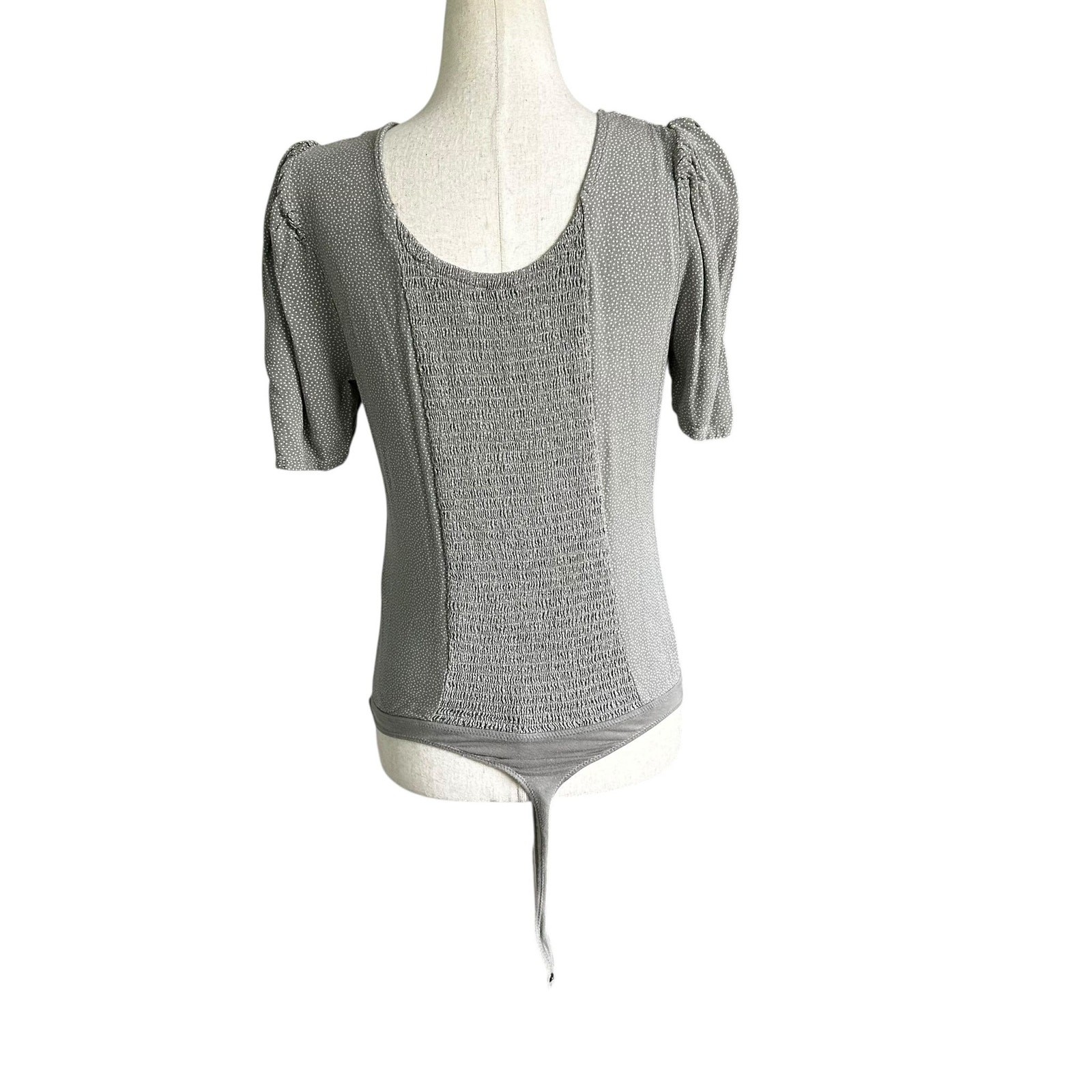 Abercrombie & Fitch Gray Dotted V-neck Bodysuit Women’s Top Size Medium | 2-8
