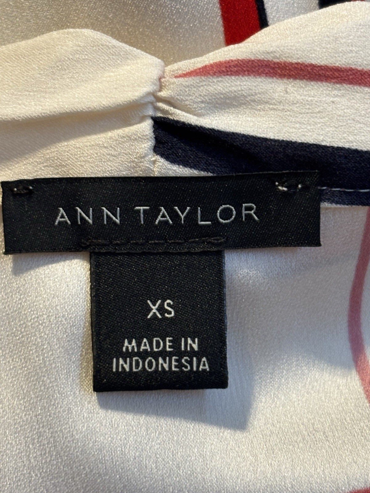 Ann Taylor Coastal Preppy Old Money Quiet Luxury Silky Flowy Self Tie Size XS