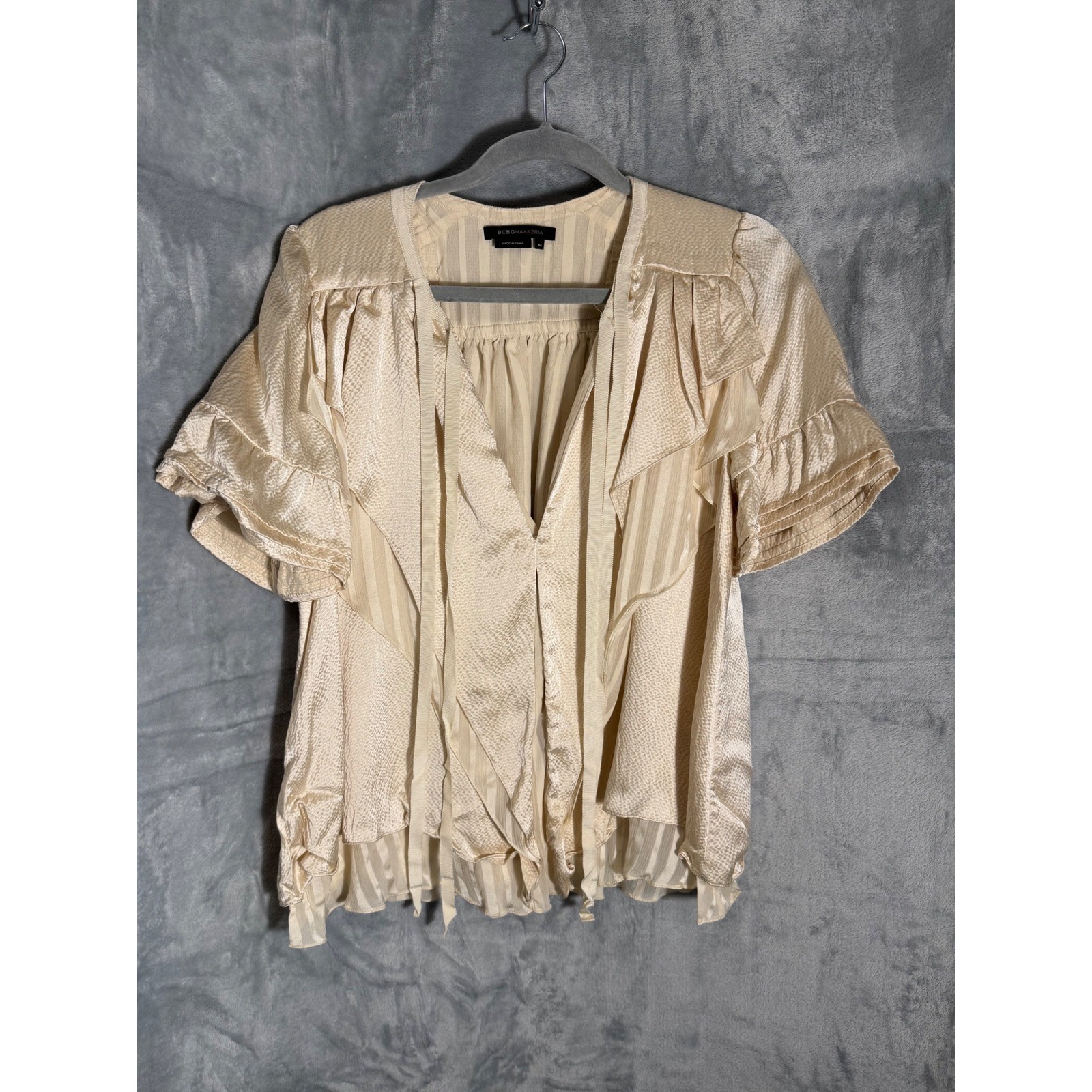 BCBGMAXAZRIA Womens 100% Silk Ruffle V-Neck Blouse Cream Champagne Sz M
