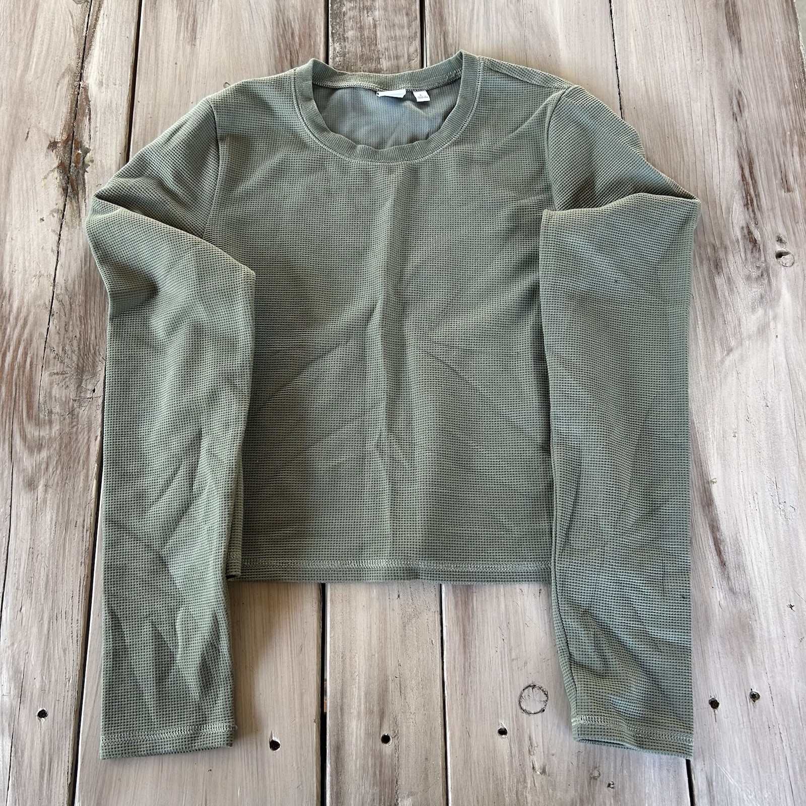 Tna by Aritzia women’s waffle-knit long-sleeve T-shirt in green Size Large