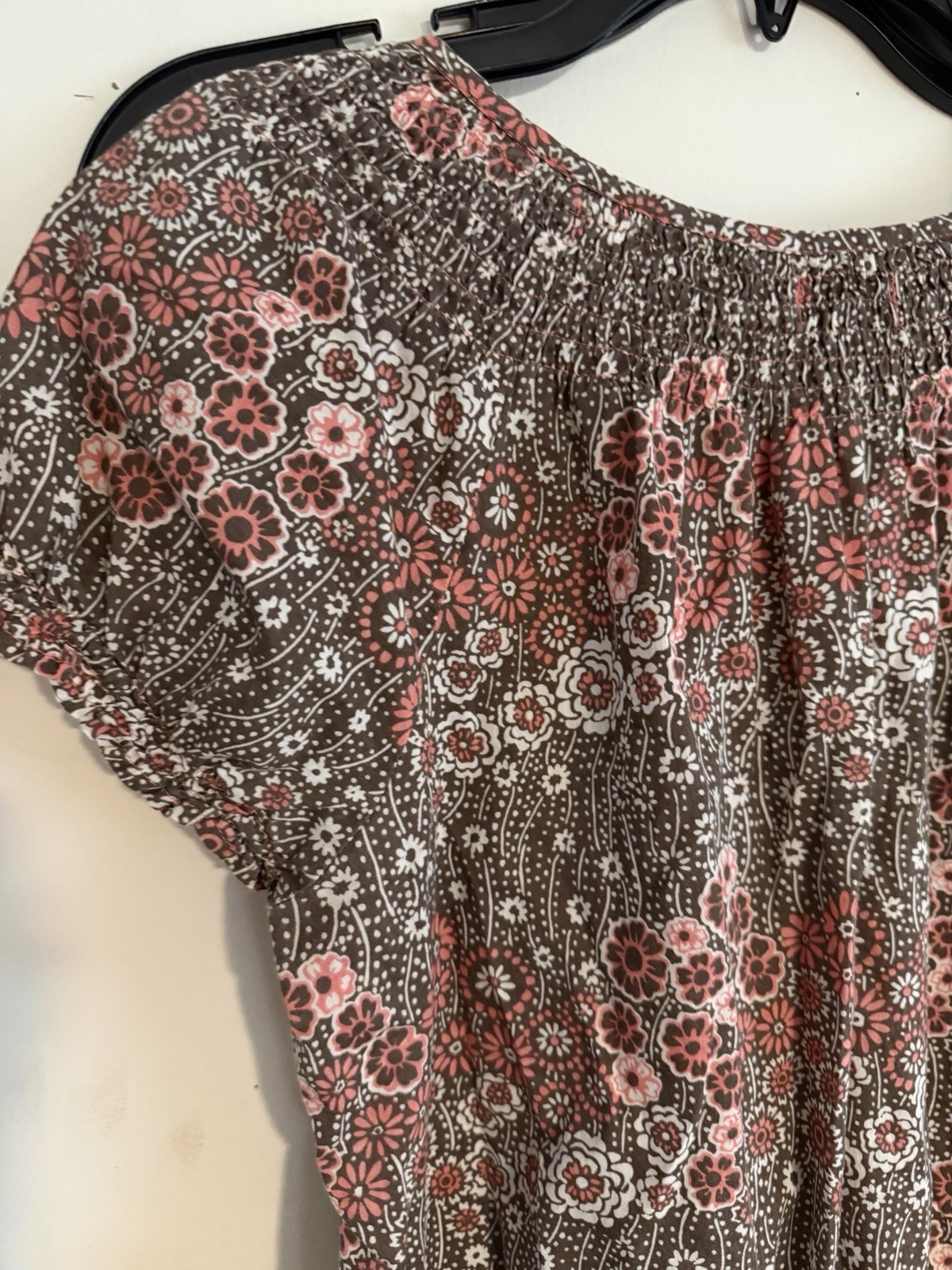 IZOD Women’s Brown Pink White Floral Button Front Smocked Blouse Short Sleeve M