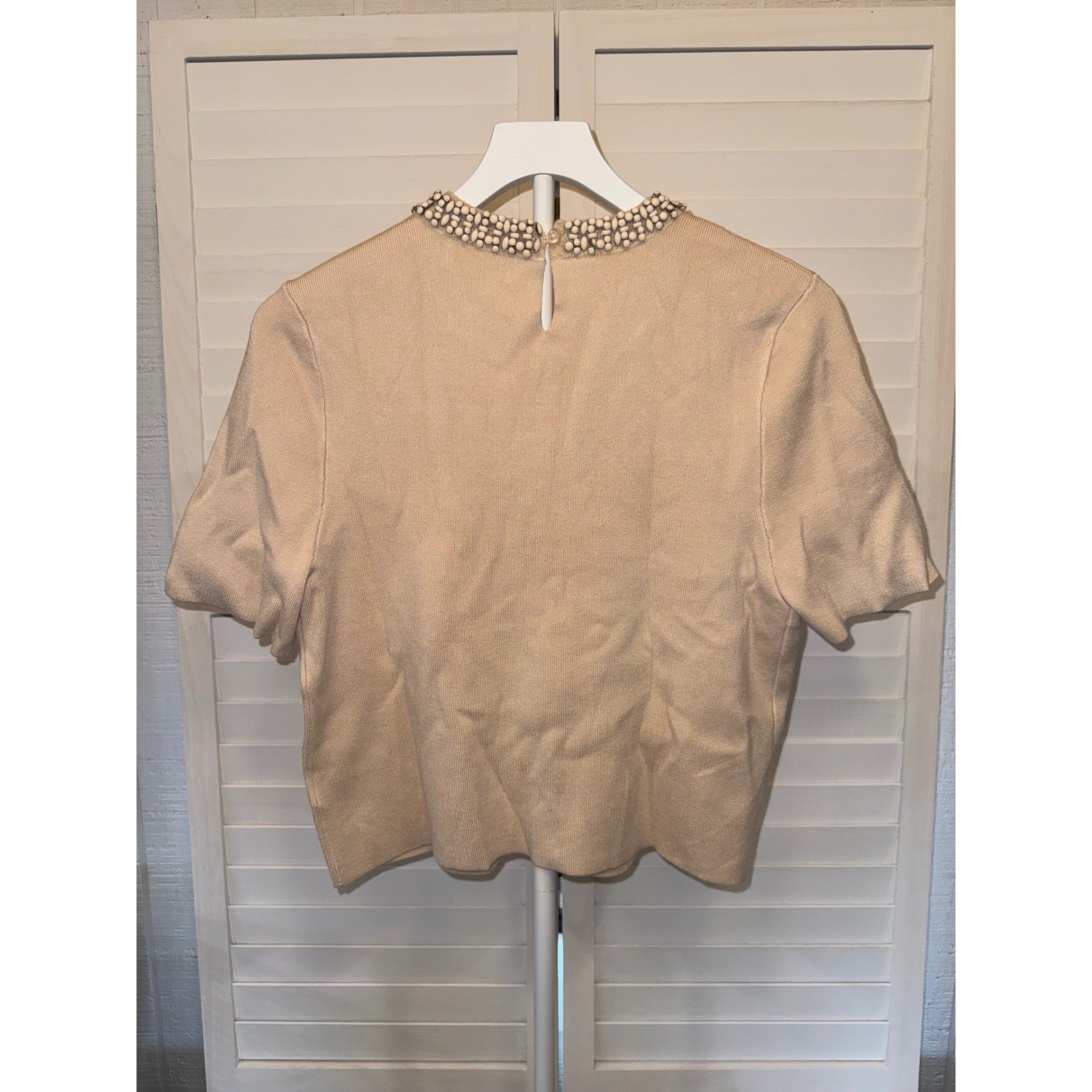 Marled Knit Top Women Beige Beaded Neckline Short Sleeve Keyhole Back Size M