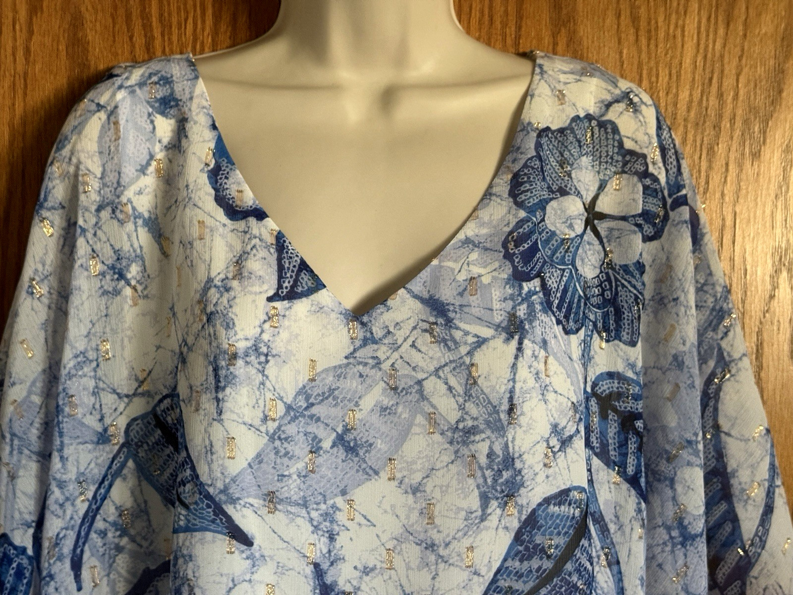 White House Black Market Top Blue White Gold 3/4 Sleeves V-Neck Women’s Size Med