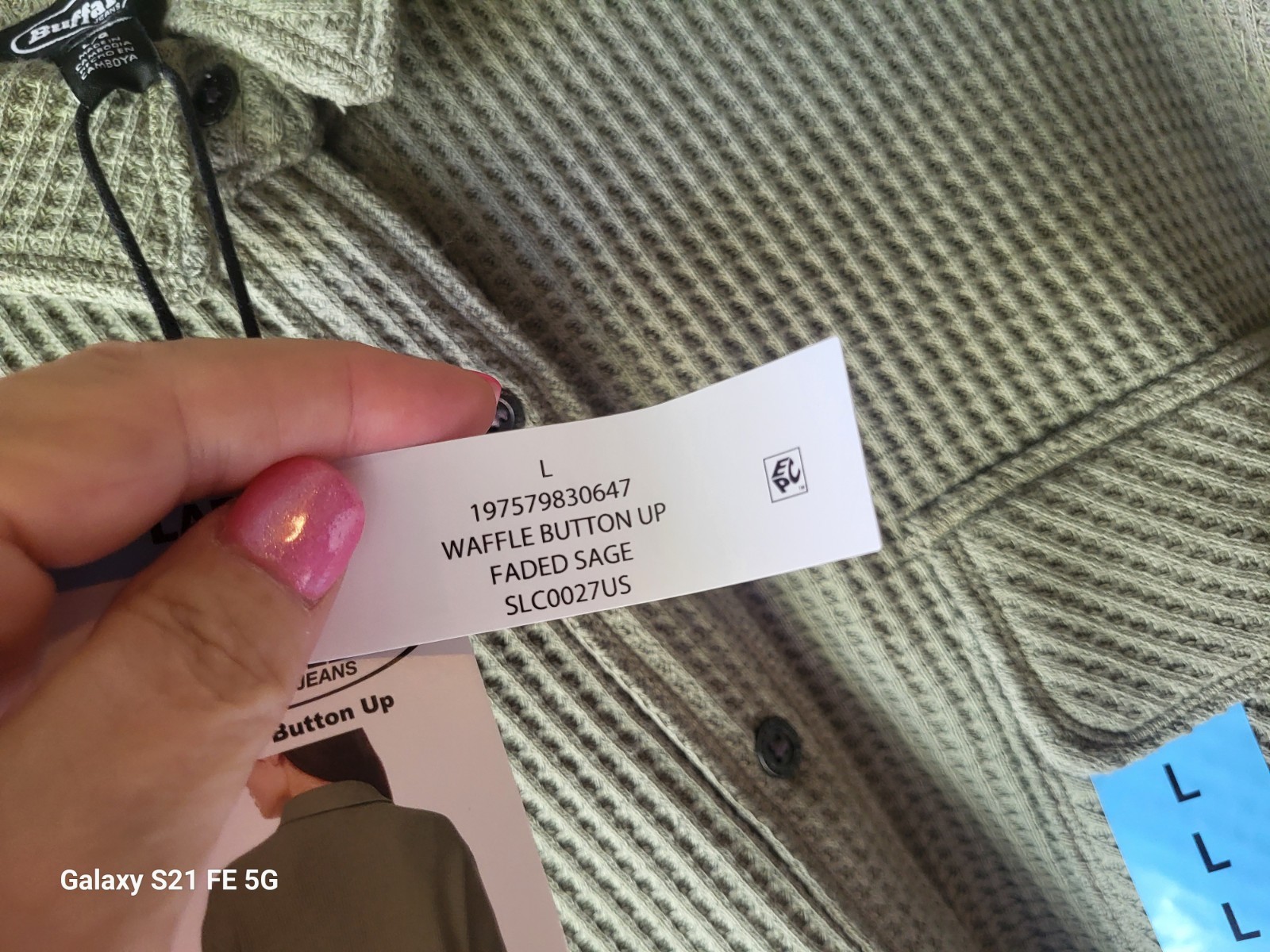 Lovely Women’s Buffalo Waffle Button-Down Top Size Large. Color Sage Green