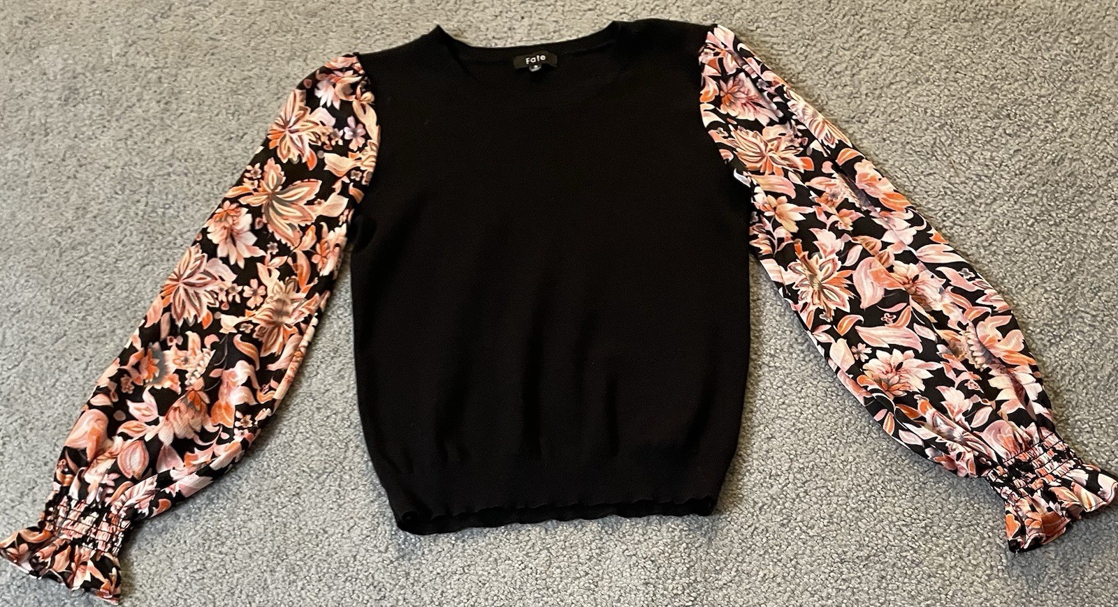 Anthropologie Fate Pullover Blouse S Black Knit Peach Floral Sleeve Modern City