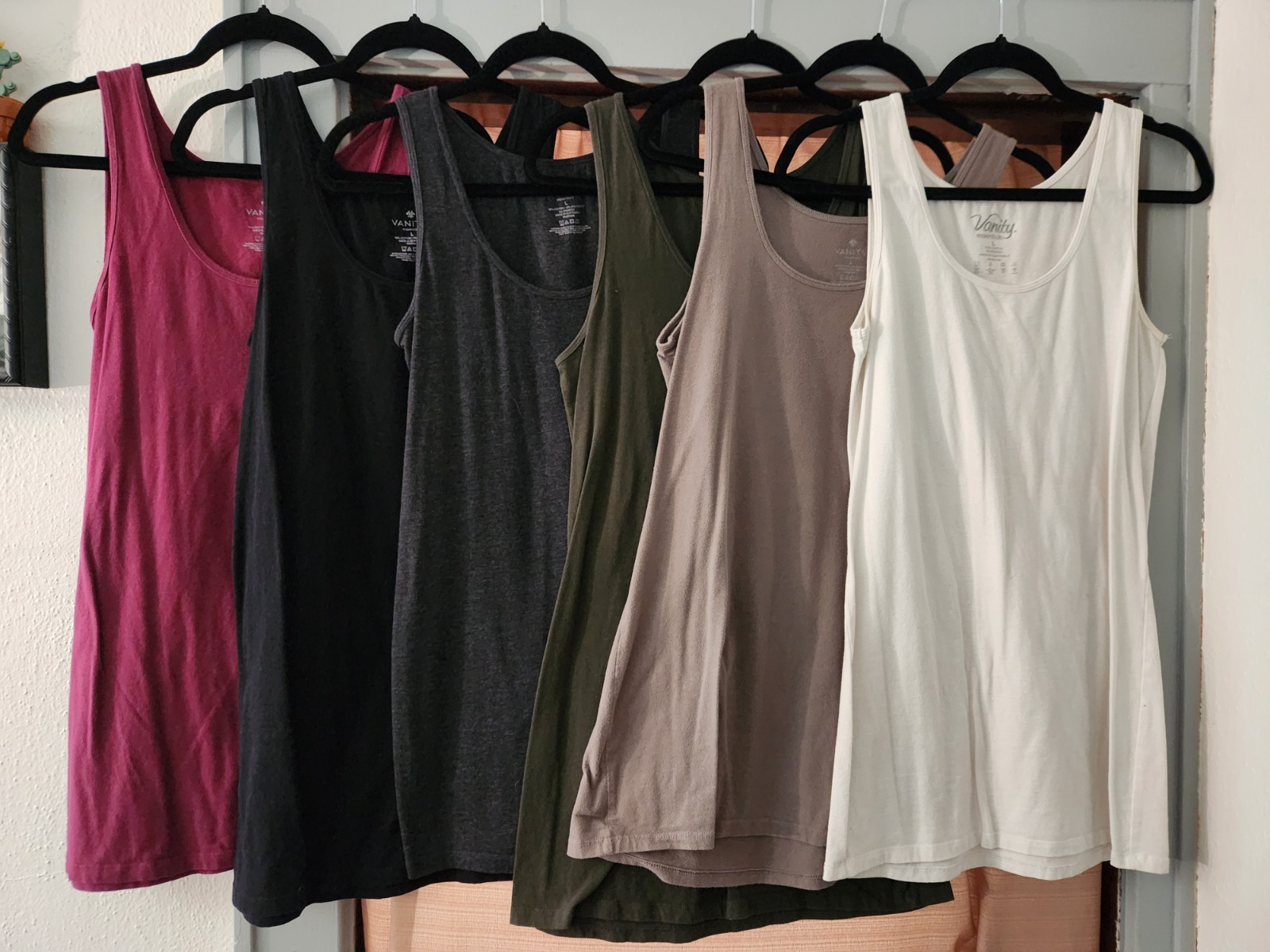 6 Vanity tank tops Size Large maroon black gray charcoal Tampa and white