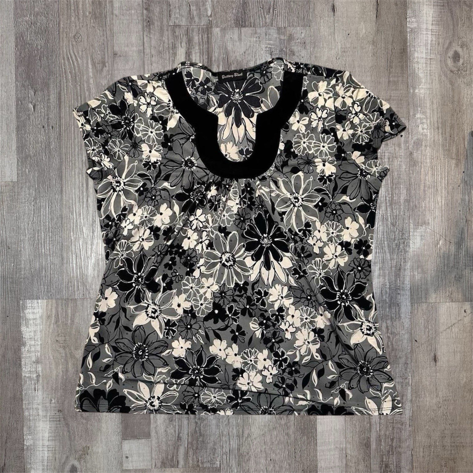 Y2k Brittany Black Floral Graphic Top Woman’s Size Extra Large