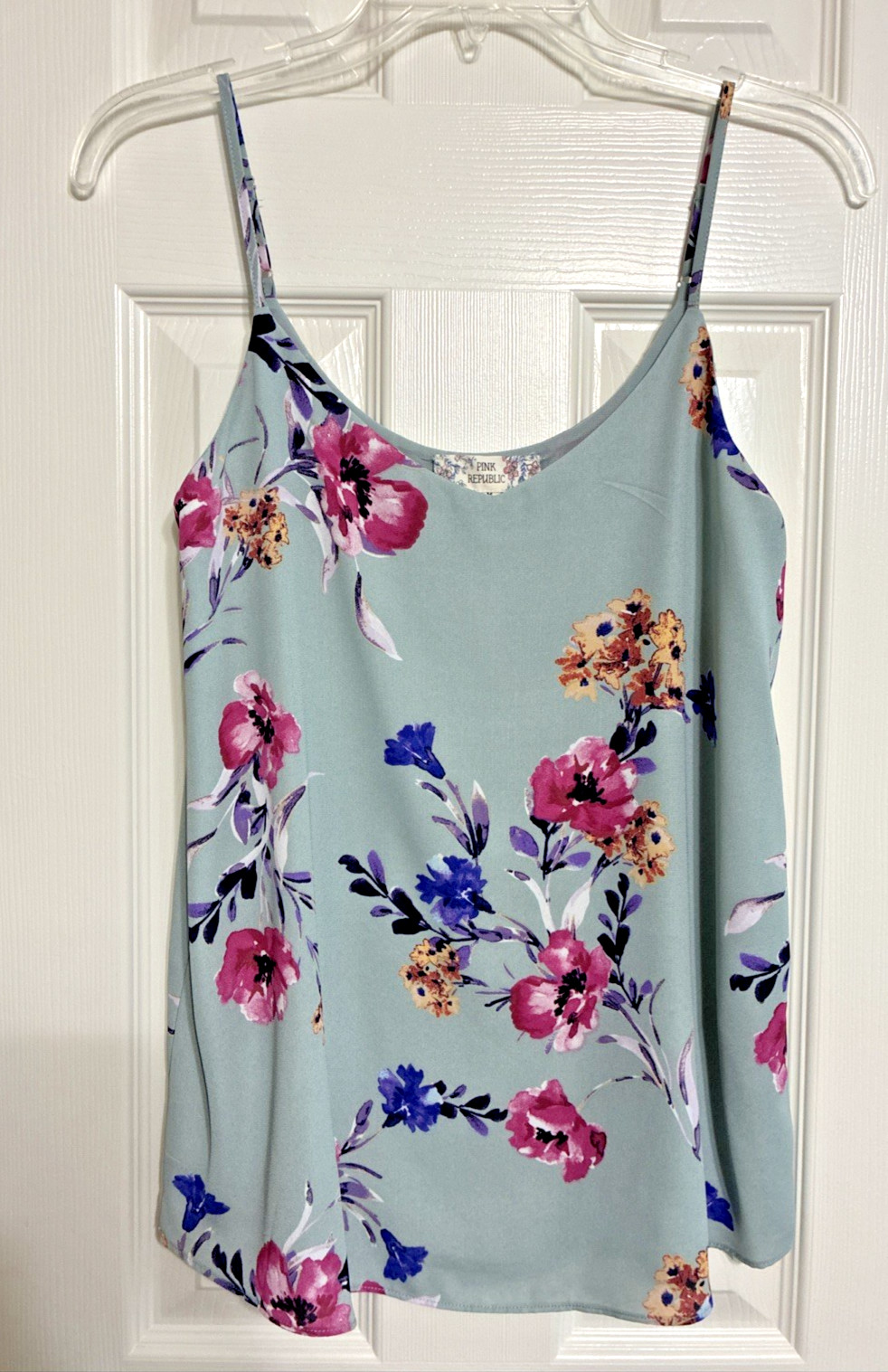Pink Republic Sage Floral Cami Tank Top Women’s Medium V-Neck Chiffon
