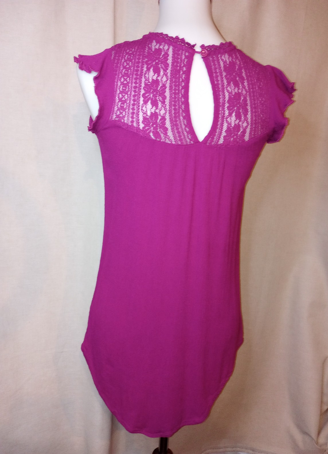 Boho Cottagecore Lace Upper Keyhole Back Fuchsia Small Top Sleeveless 27″ long