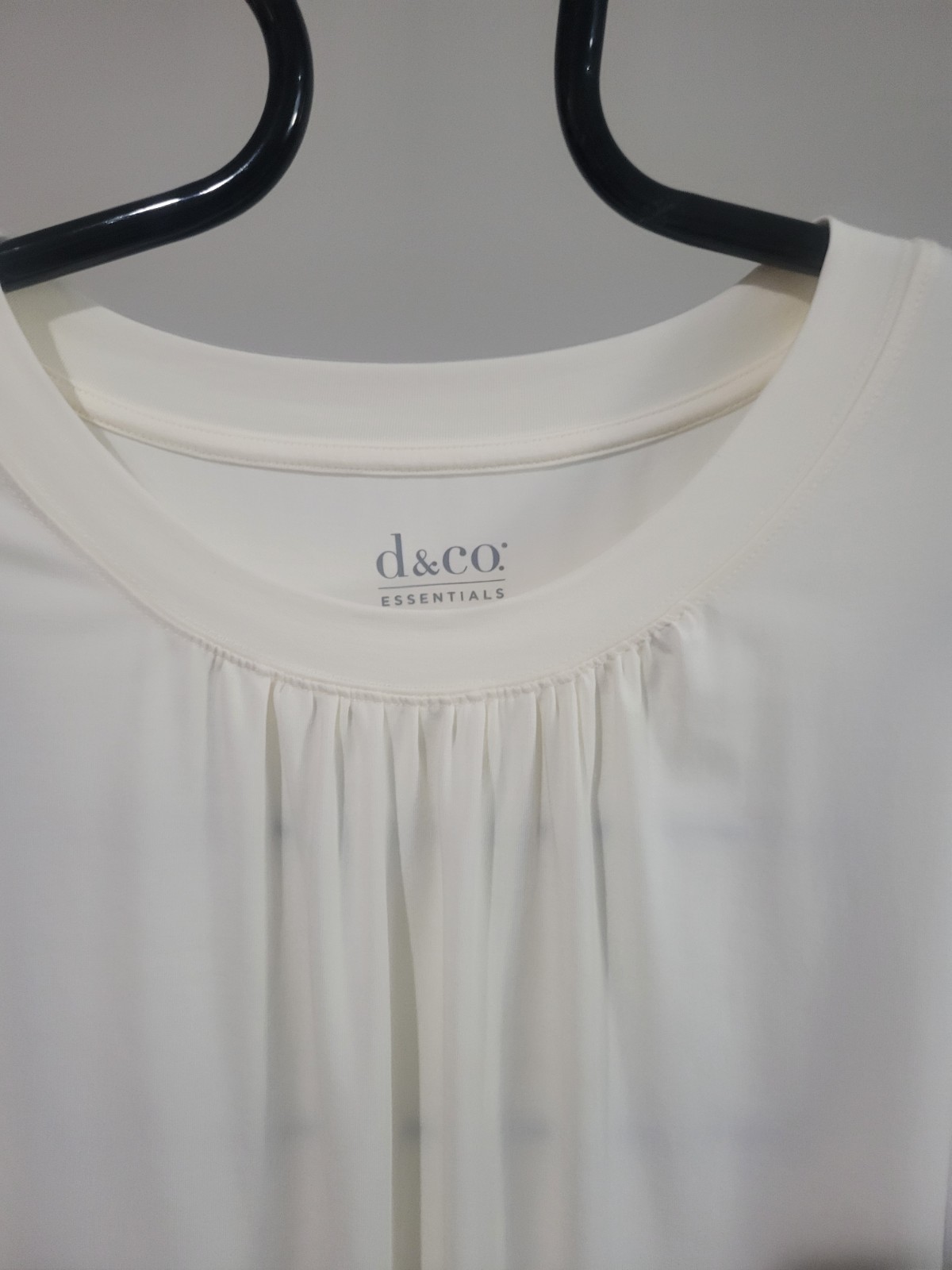 Denim & Co Size Large Cream So Soft Jersey Ruched Neck Top A701428 NWOT