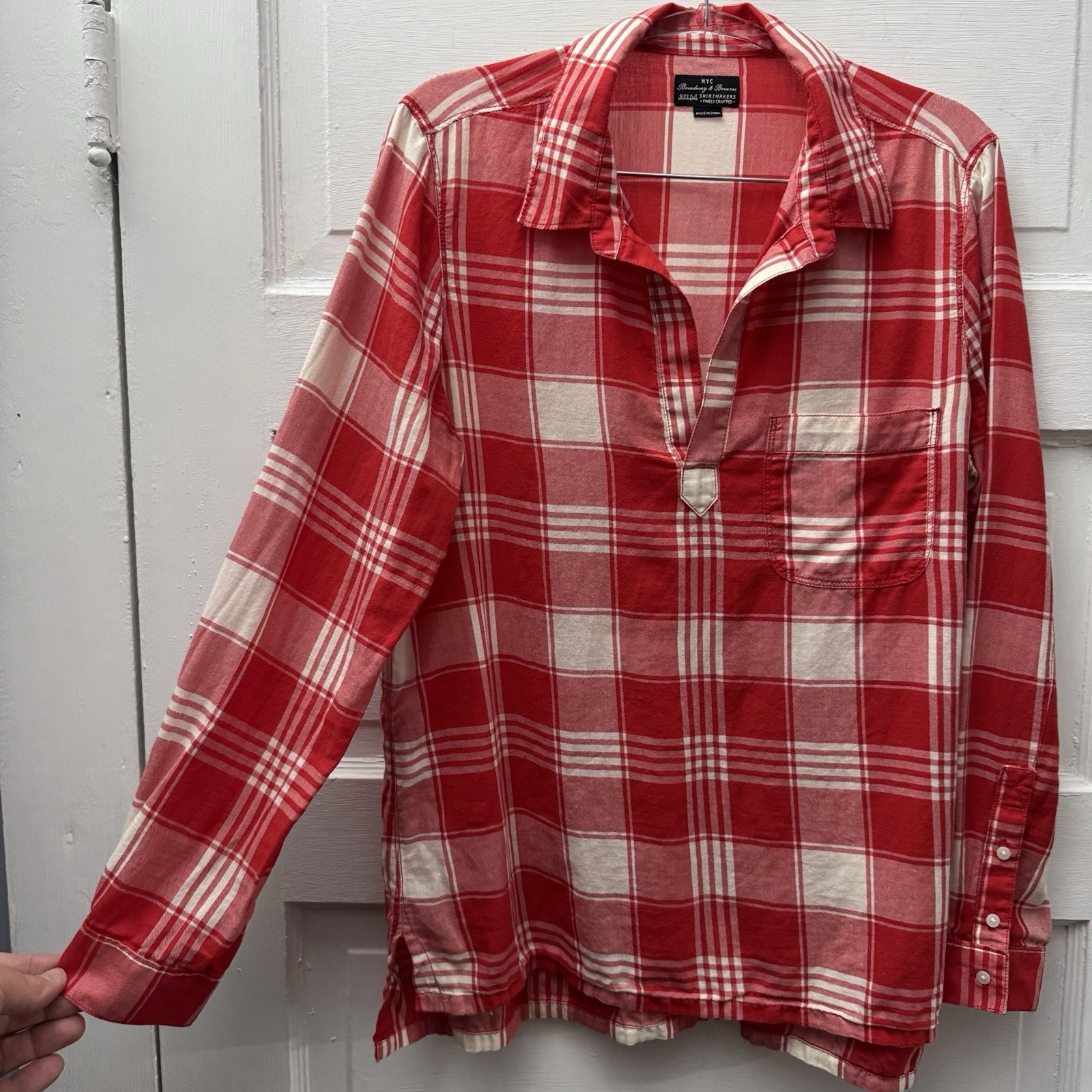 Broadway & Broome Plaid Shirt Medium Red White Cotton Popover Top