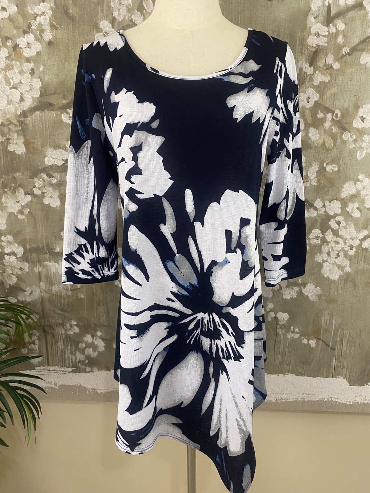 CLARA SUN WOO Navy Blue White Asymmetrical Hem Back Neck Dtl A-Line Top S EUC