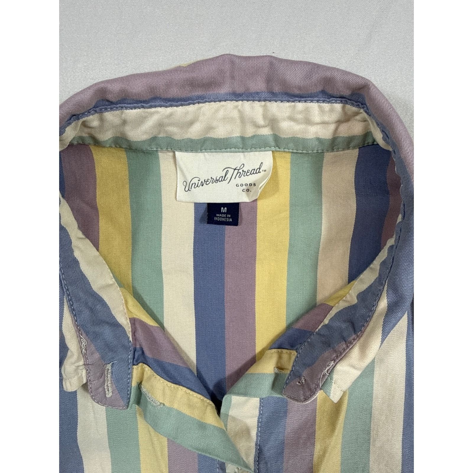 Universal Thread Womens Short Sleeve Striped Button Down Shirt Pastel Multi M