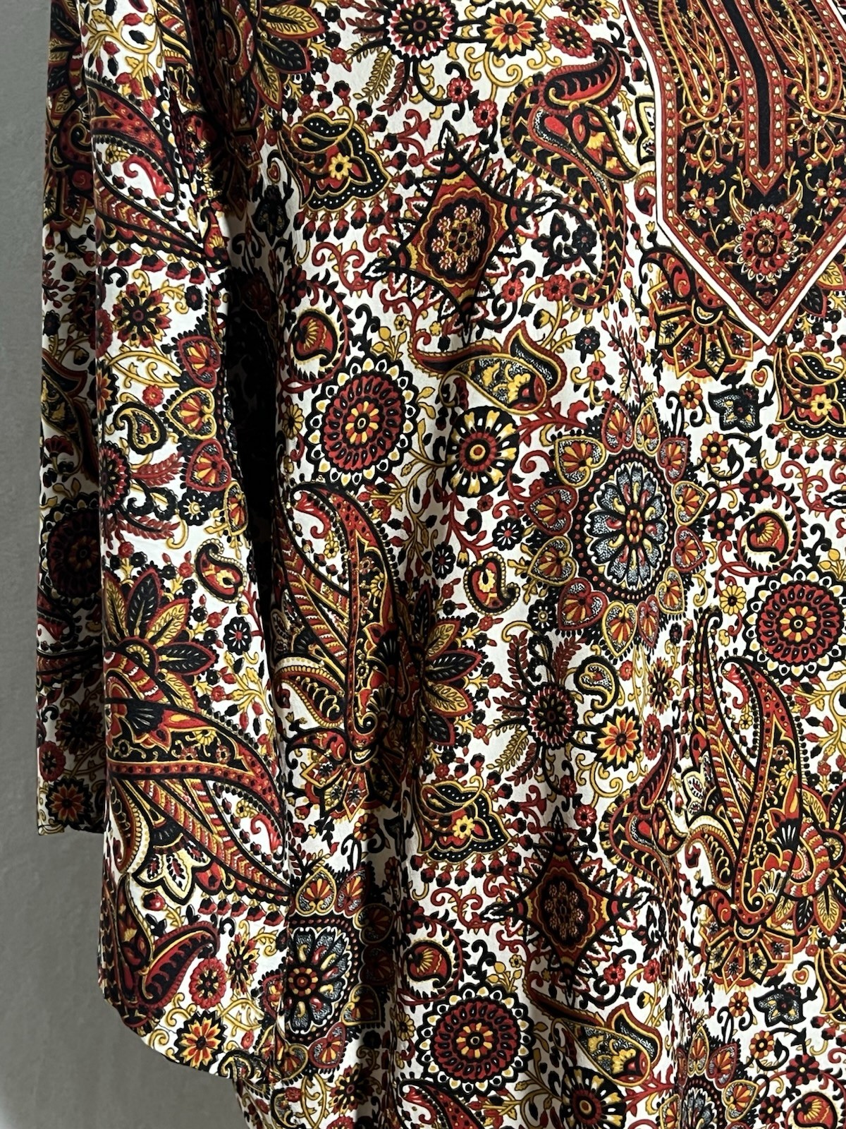 SANTE CLASSICS Paisley Tunic Top in Multi-Color with Gold Studs – size XL