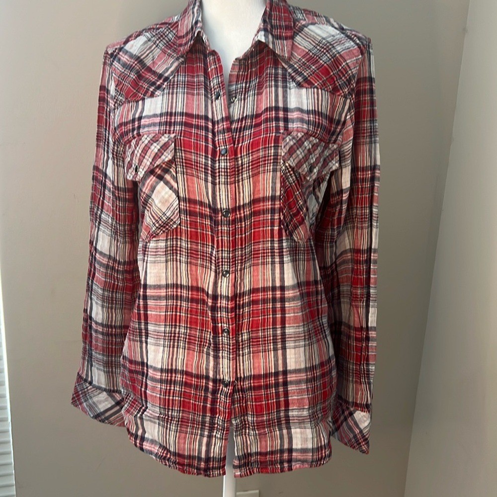 Women’s Seven7 cotton gauze plaid snap front shirt medium