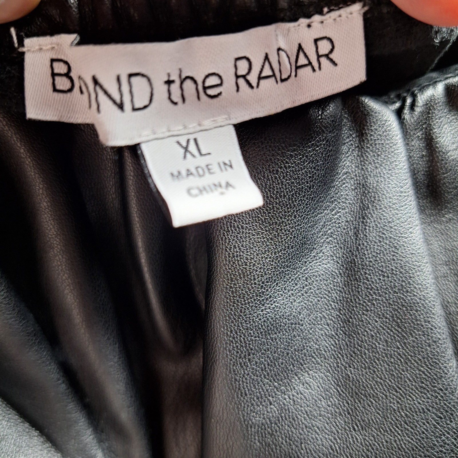 BEYOND THE RADAR Faux Leather Off Shoulder Crop Top Sz XL Black Puff Sleeve EUC!