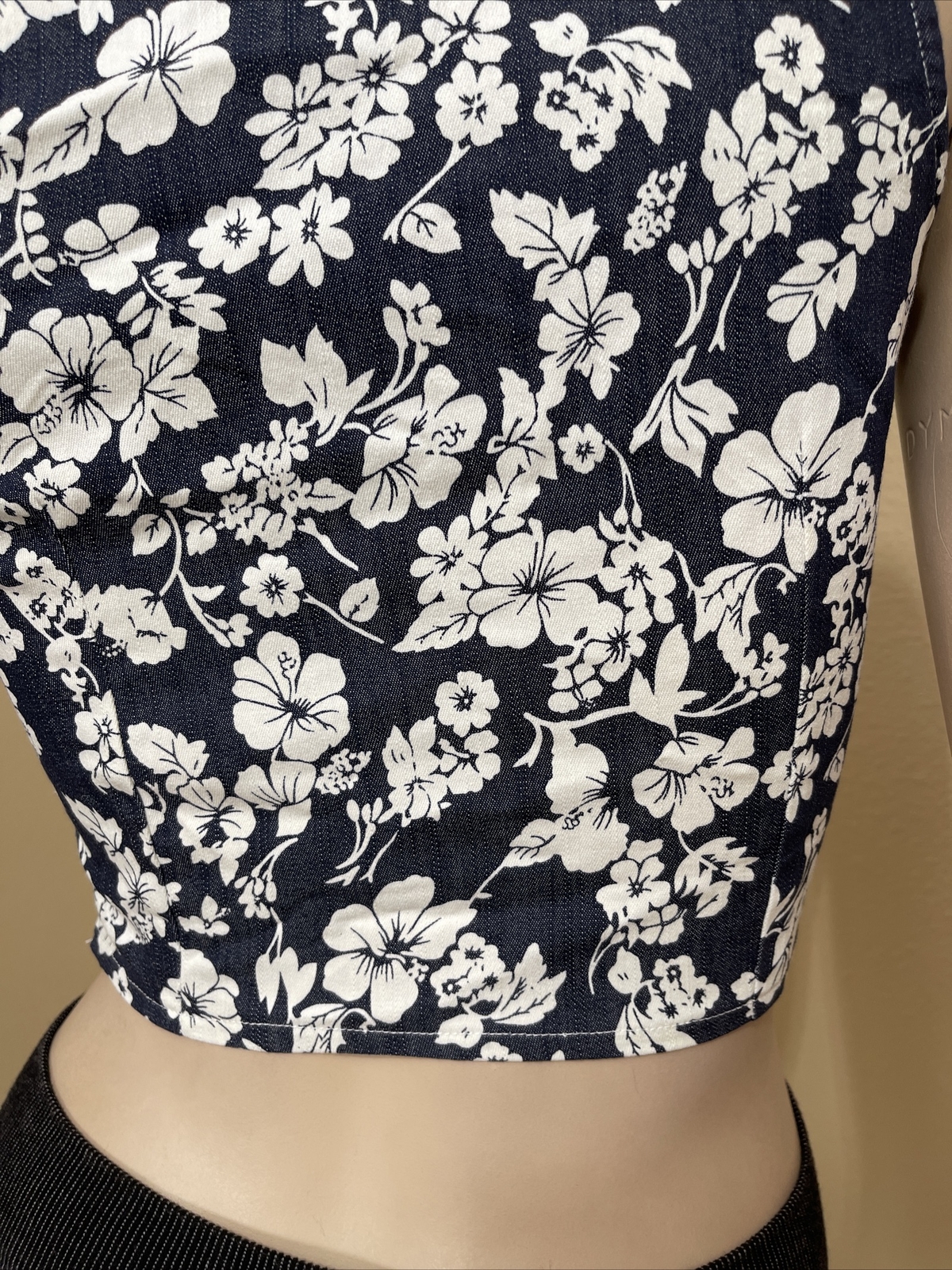 Women’s Blue Floral Denim Casual Summer Short Pleated Zipper Size M Blouse Top