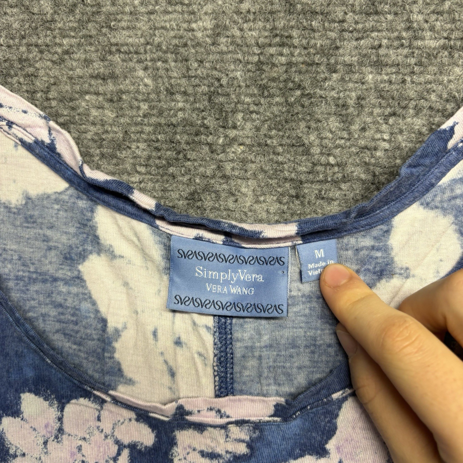 Simply Vera Wang Medium Made In Vietnam Purple and Blue Tank Top 0308