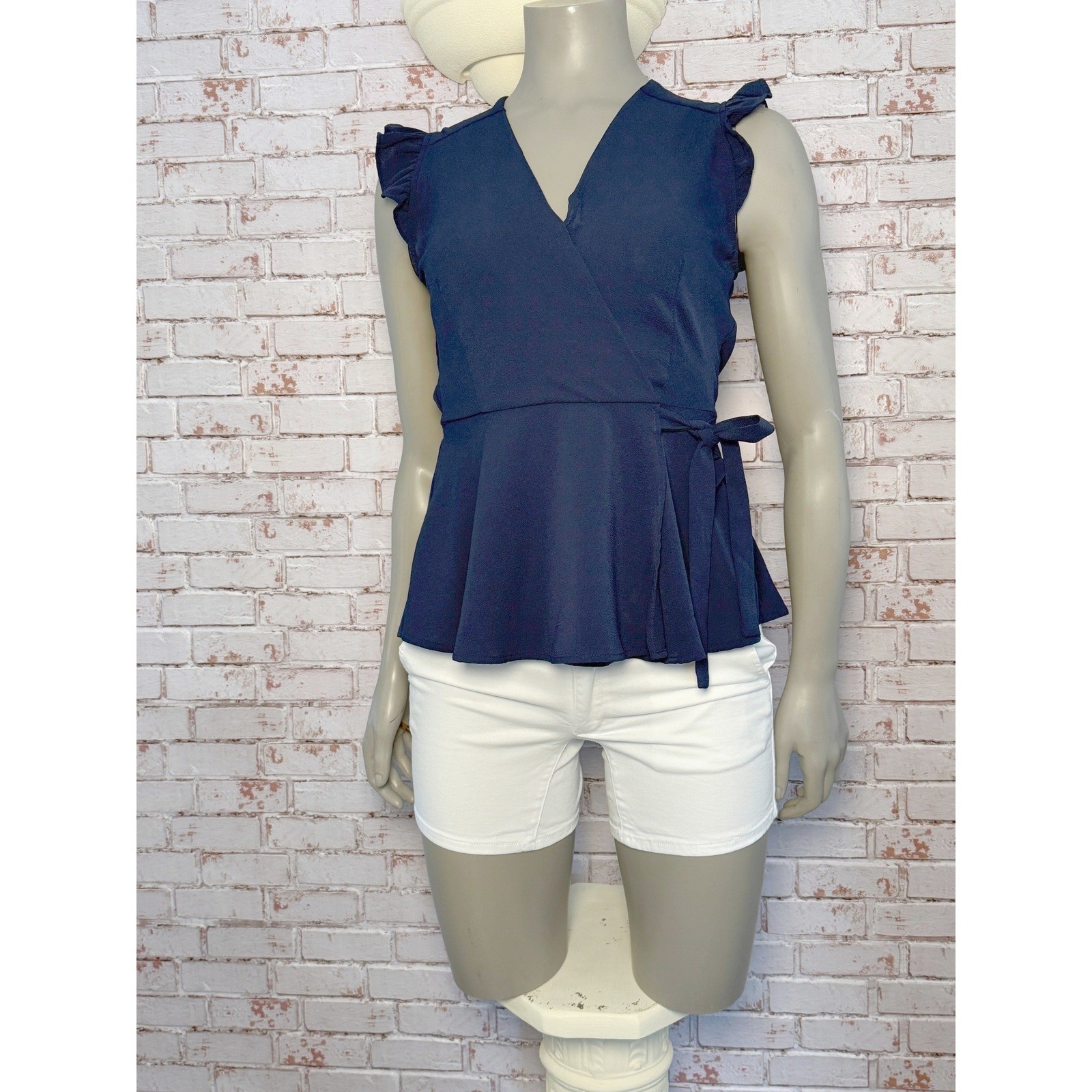 Monteau Los Angeles Navy Blue Ruffle Wrap Peplum Top Sleeveless V-Neck Medium