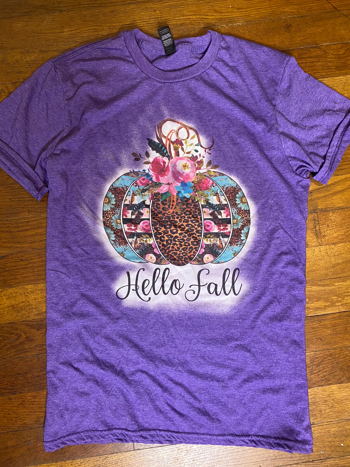 BRAND NEW CUSTOM MADE Bleach t shirt “Hello Fall” Size Medium