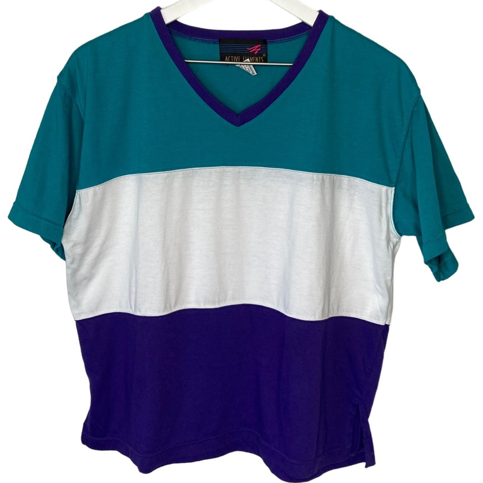 Vintage Color Block V Neck T Shirt – Women’s Size M