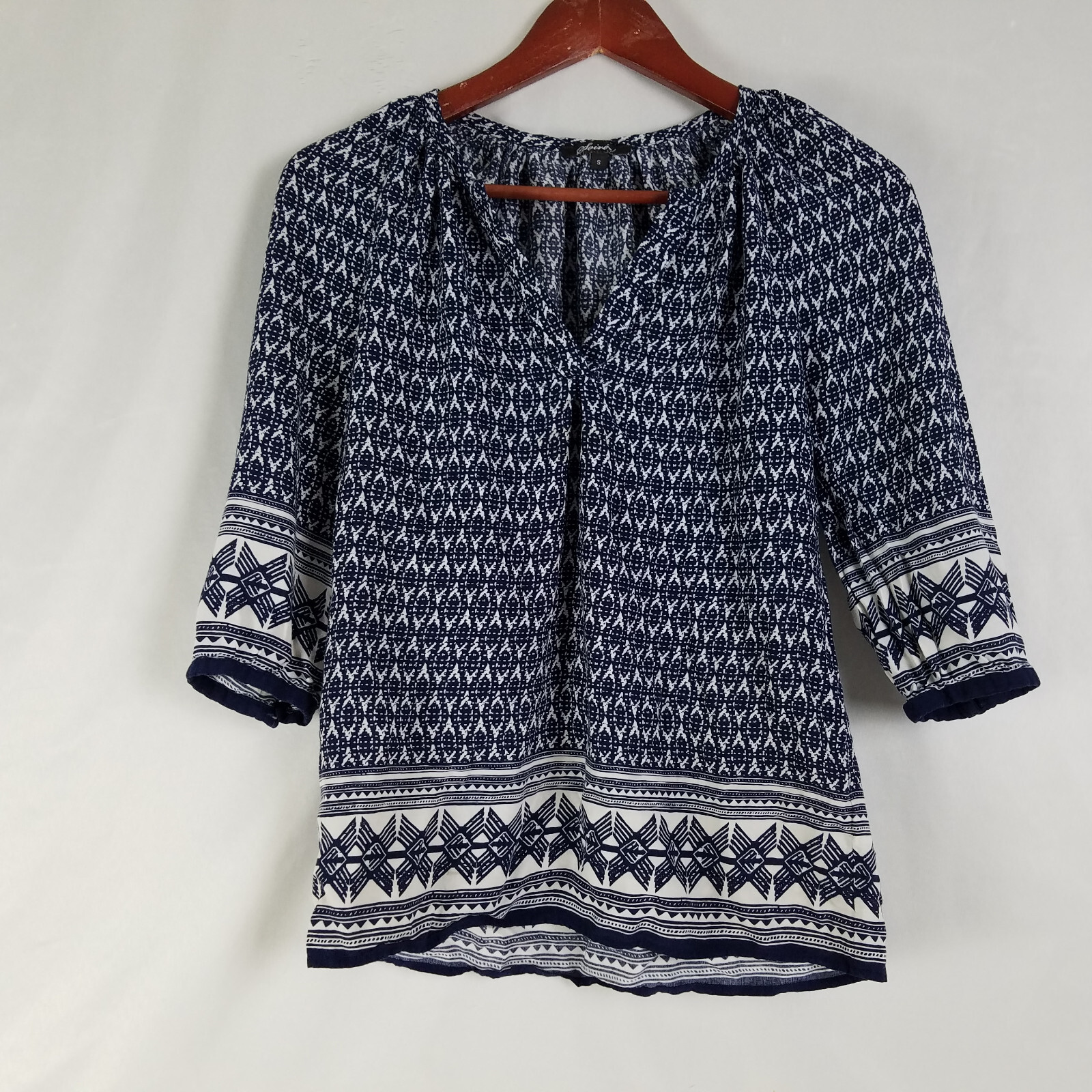 Soiree Shirt Womens Small Blue Top Geometric 3/4 Sleeve Split Neck Blouse