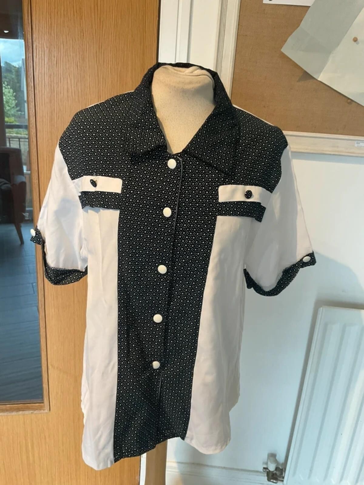 Vintage 80s new wave white and navy summery retro print shirt medium