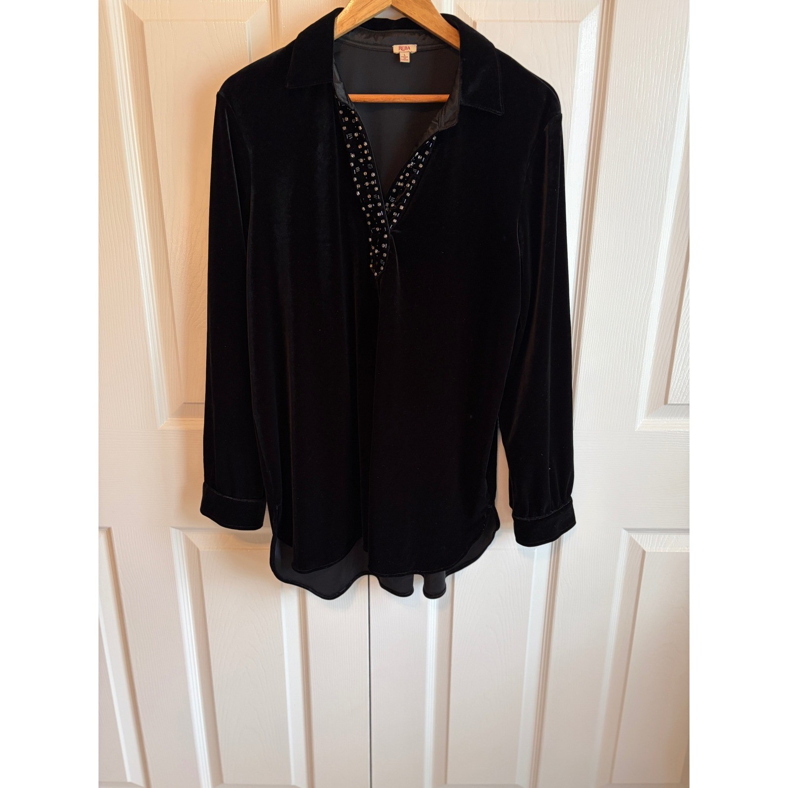 Reba Women Black Velvet Rhinestone Embellished V-Neck Tunic Blouse Top Large