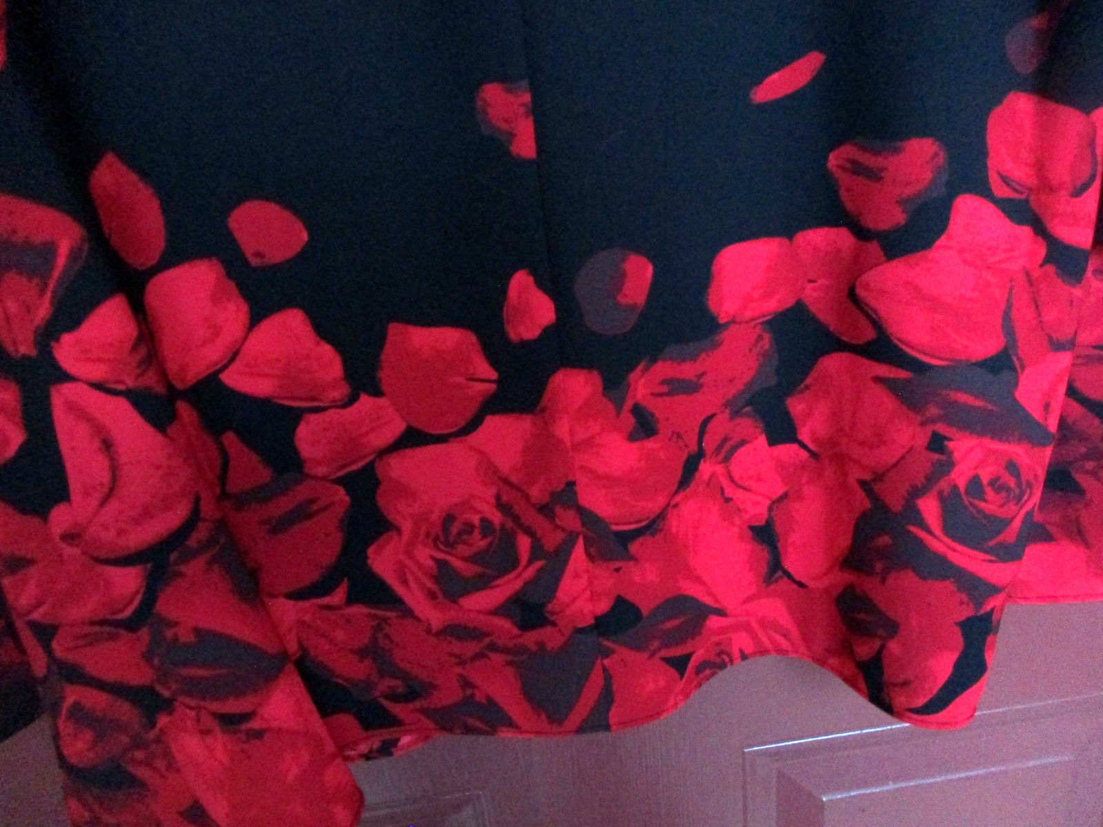Alfani Blouse MED Black Red Roses Petals 100% Poly Ruffled Sleeves Valentine’s