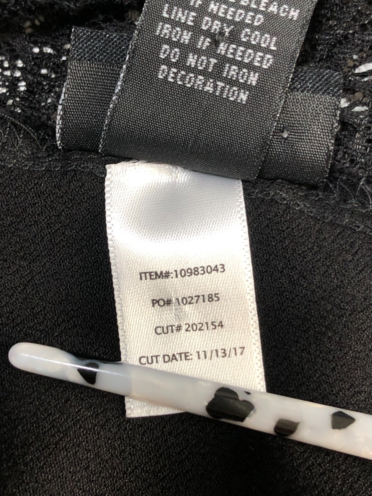 Torrid Plus Size 2 Black Lace Mock Neck Tank Top Sharkbite Hem Rayon Blouse.