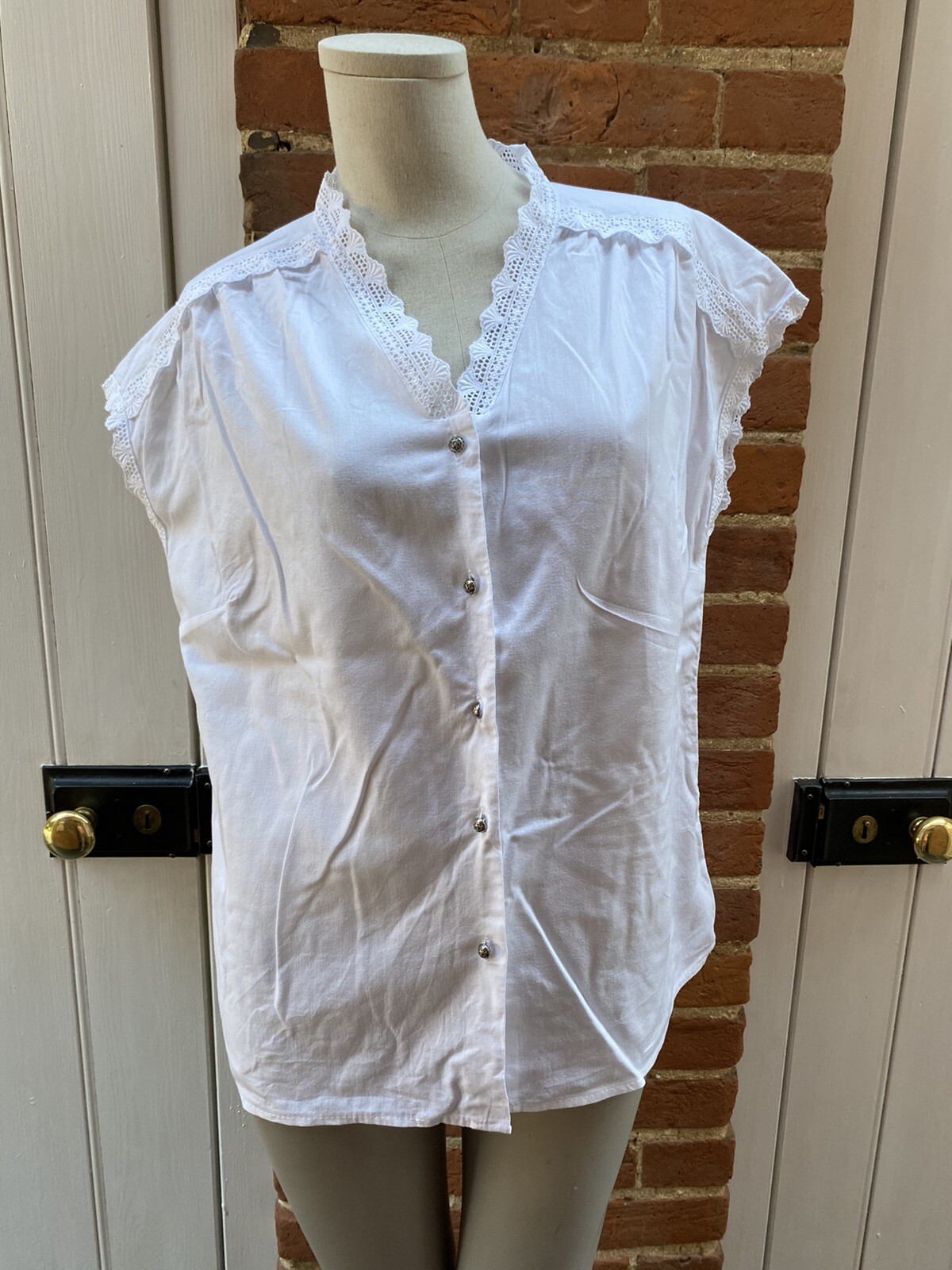 Vintage Dirndl Trachten Karlsbader White Broderie Anglais Trim Blouse 14