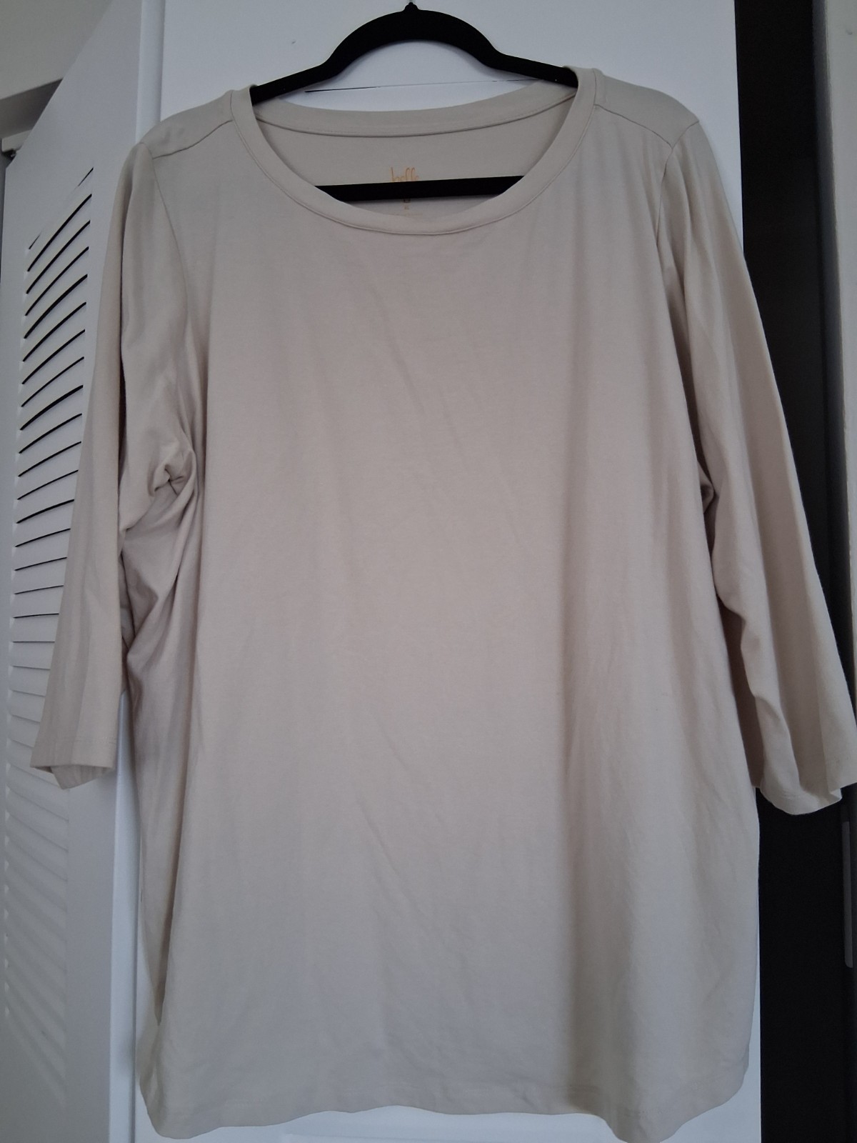 Belle – Kim Gravel Top – Size XL – Excellent Condition