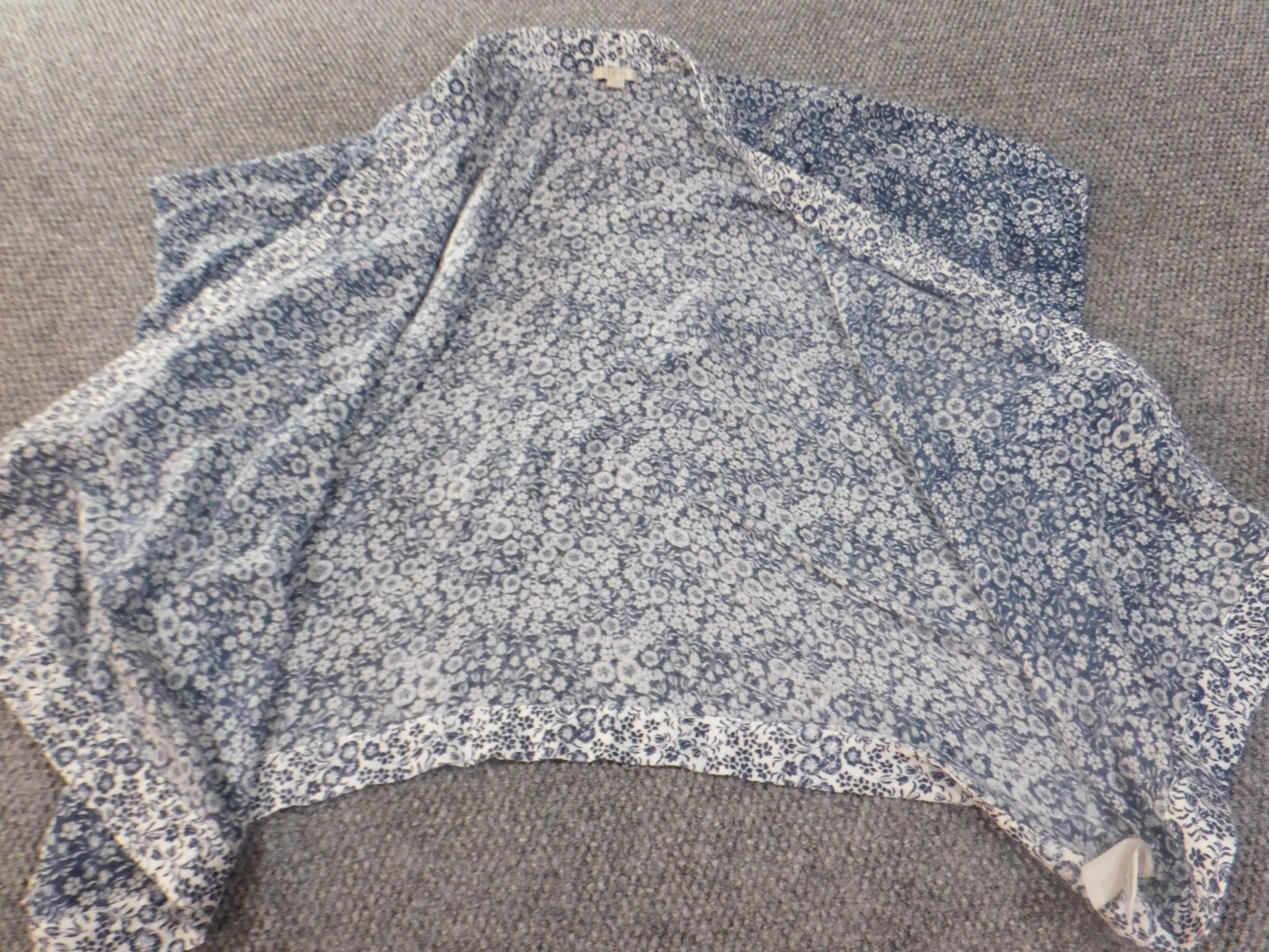 Loft top one size blue floral shawl open womens stretch polyester wool kimono