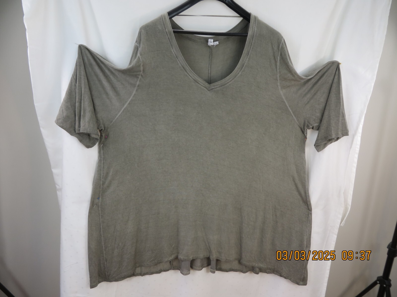 CABLE & GAUGE WOMAN SZ 3X Rayon/Spandex Gray Mesh Box PLeat Tee Shirt Blouse Top
