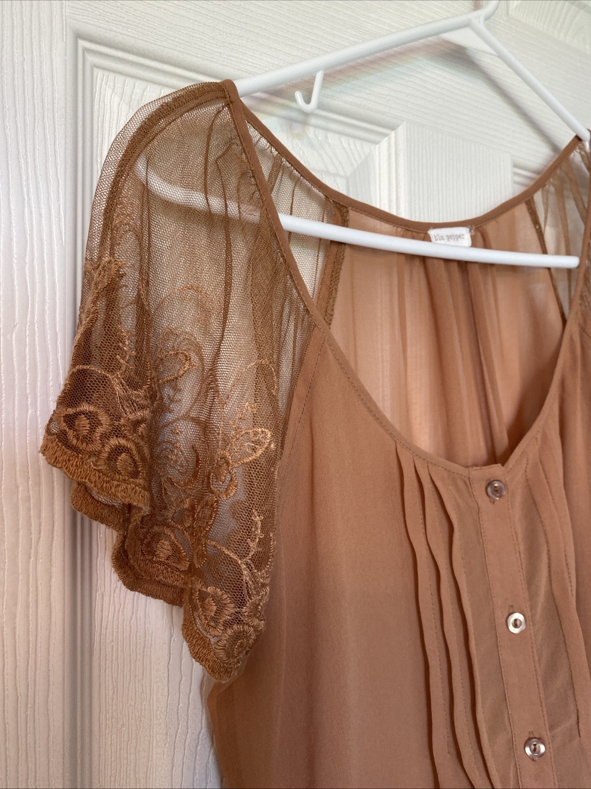 Blu Pepper Sheer Lace Trim Feminine Button Blouse. Rust Color. Large