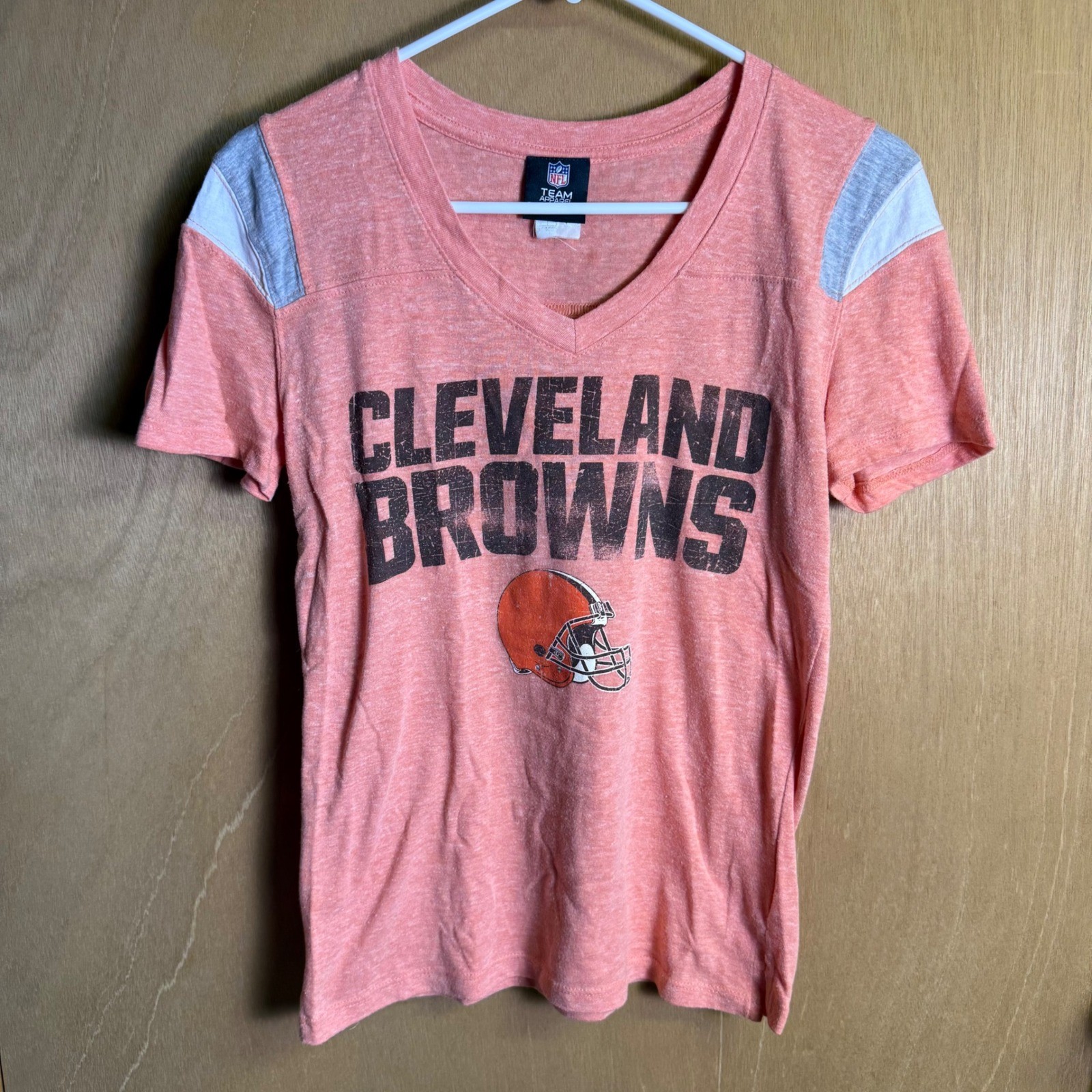 NFL Team Apparel Cleveland Browns Womens V-Neck T-Shirt Heather Orange Medium