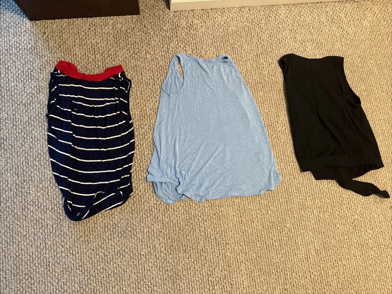 4 Lot Women’s Discreet Old Navy Universal Treads Tops Size S & XS