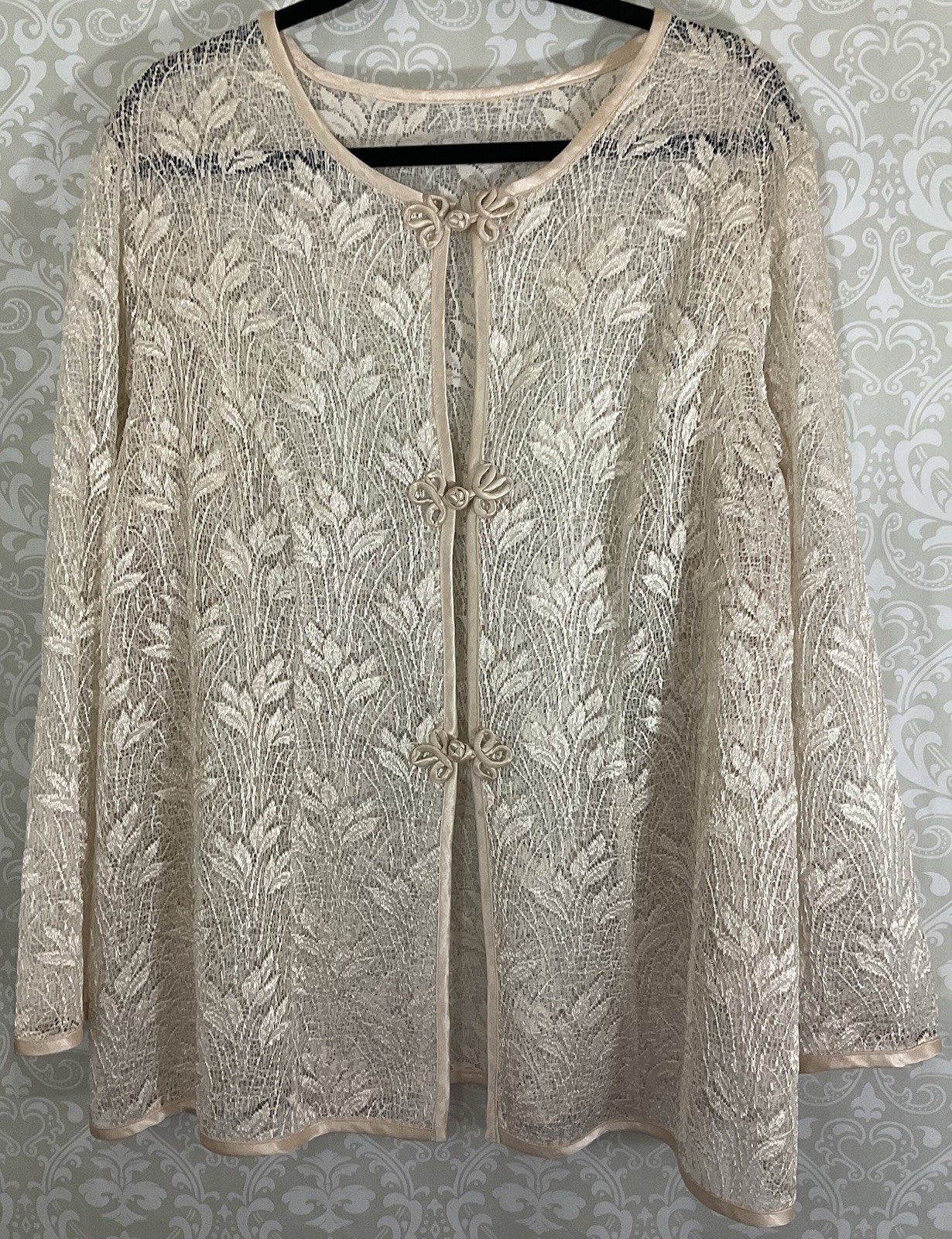 Women’s Lace Cardigan Jacket Med Large Ivory Leaf Print Frog Knot Satin Trim