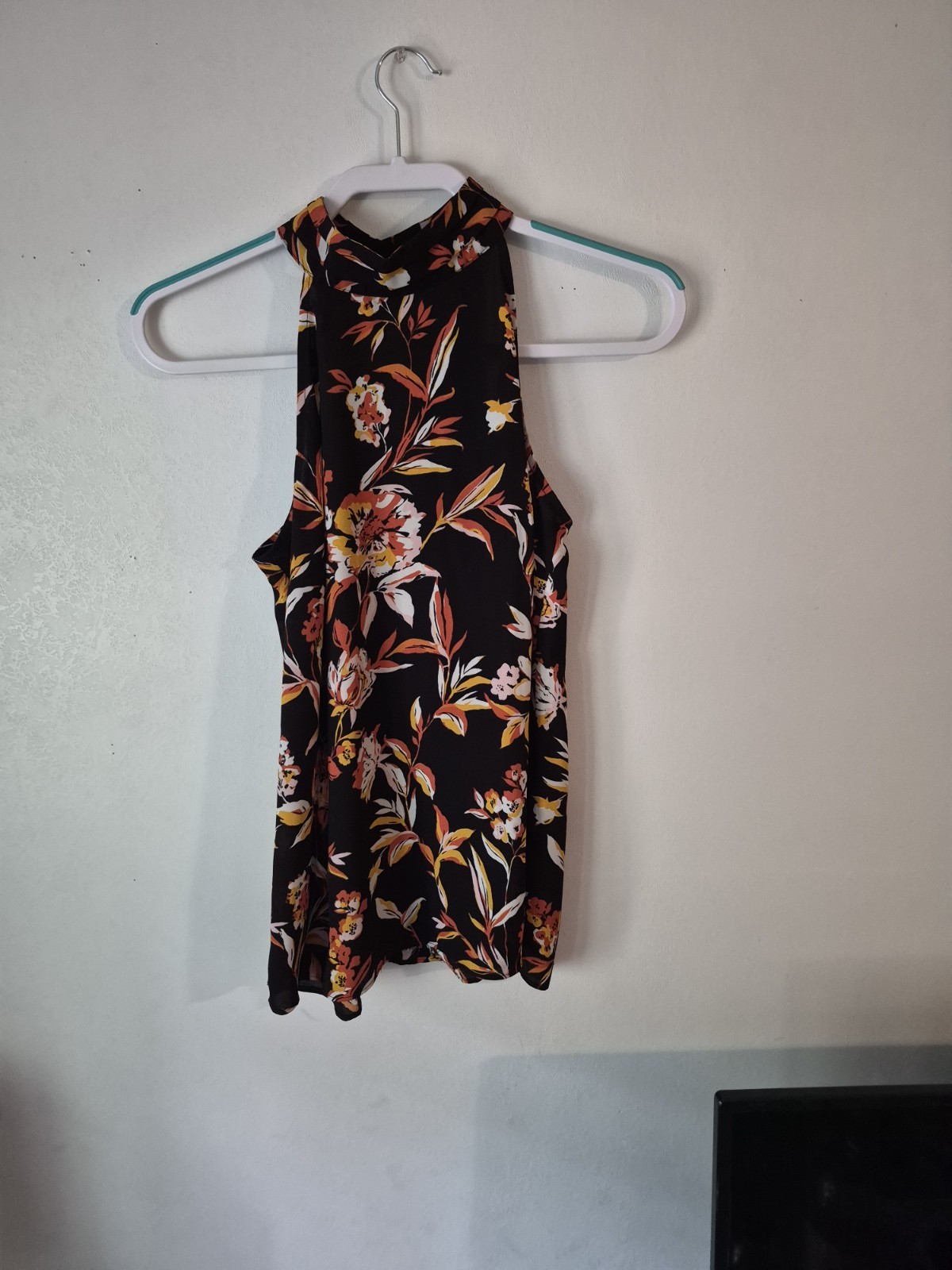 White House Black Market Black Floral Sleeveless Top Size 2 High Neck
