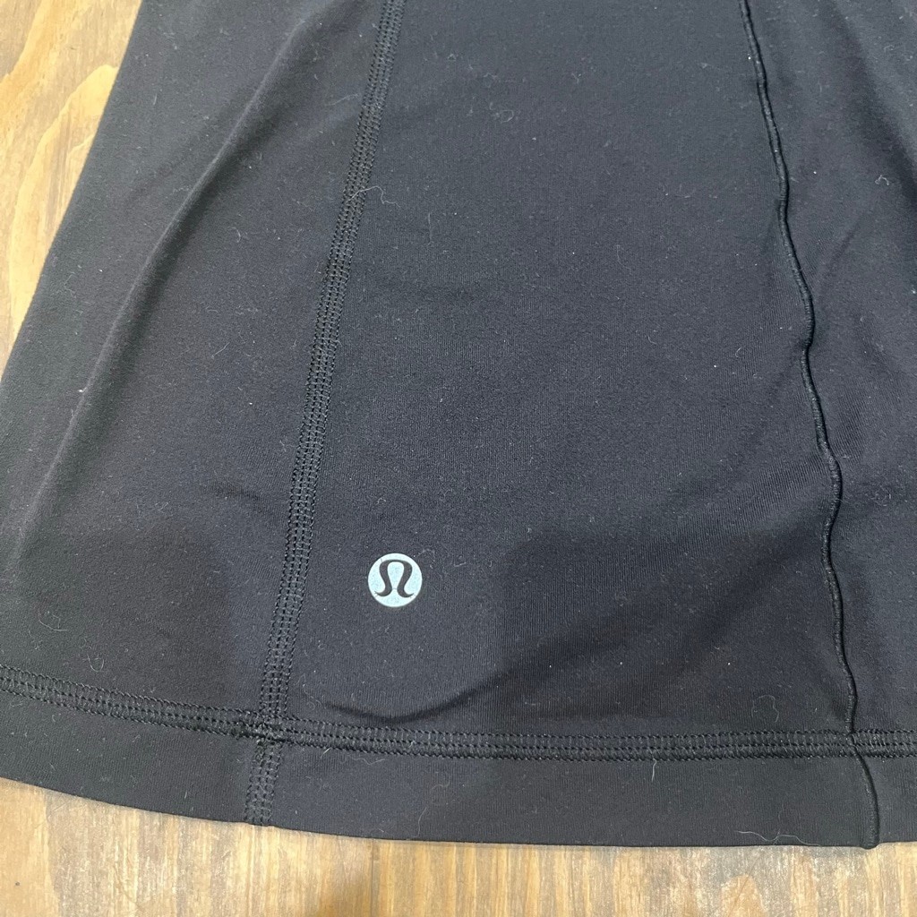Lululemon Running we mock neck long sleeve Sz 6, 0015 B1