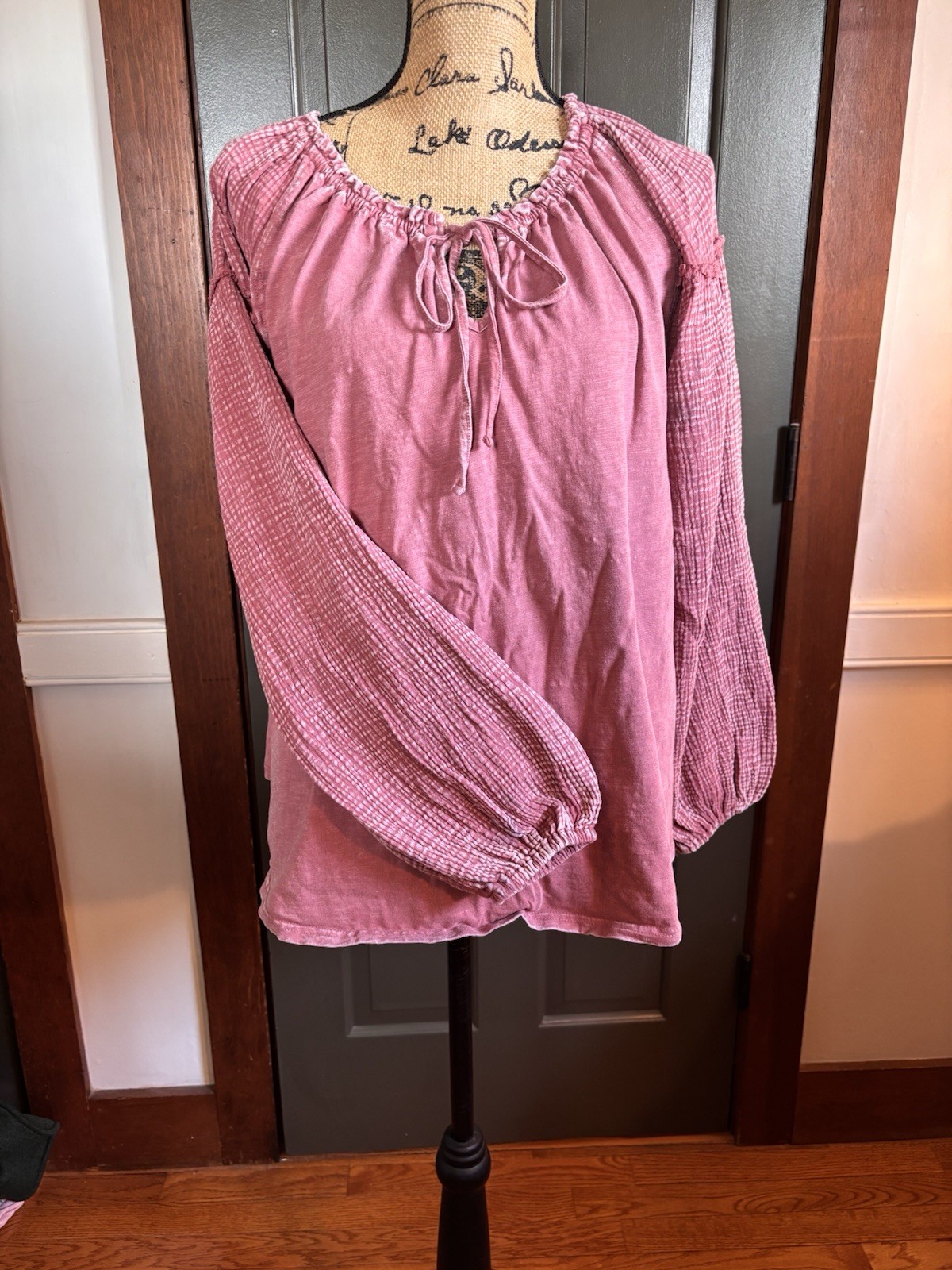Easel Women’s Mauve Peasant Waffle Weave Top Size Small