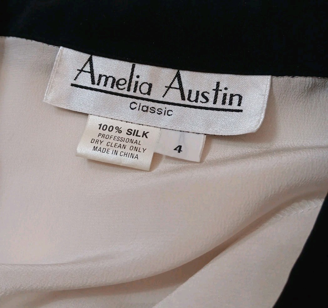 Amelia Austin Cream Silk Button Shirt Blouse NWT sequin Embellished Sz 4 DEFECT