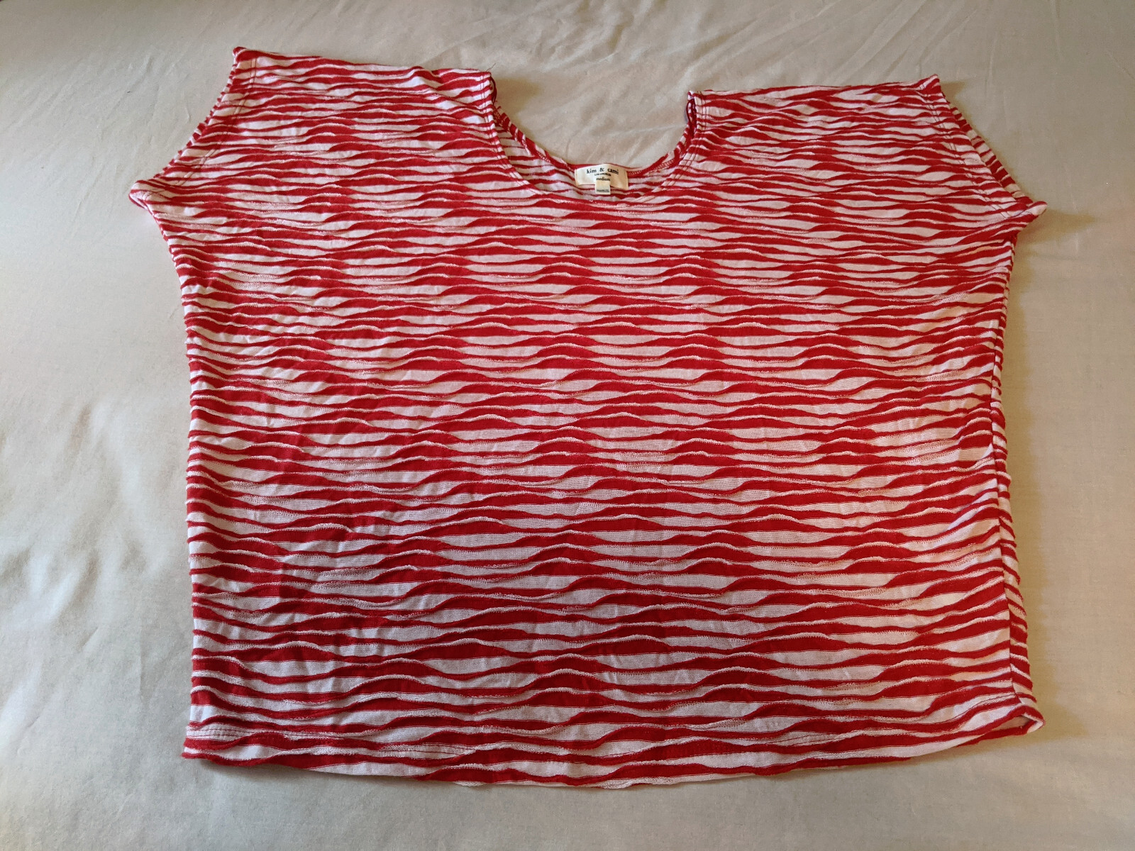 Kim & Cami Womens Red White Striped Knit Top Size Medium Made in Vietnam
