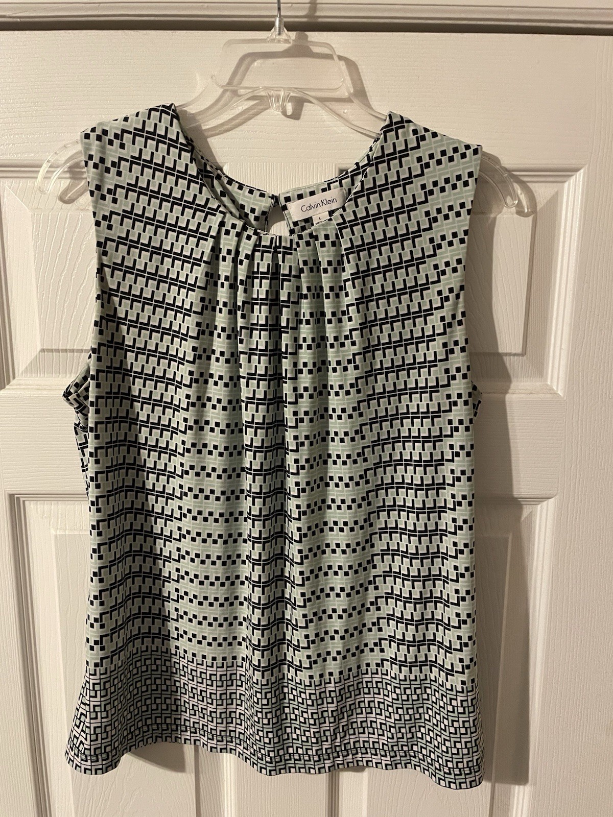 Women’s Calvin Klein sleeveless top Blouse geometric print Size Large