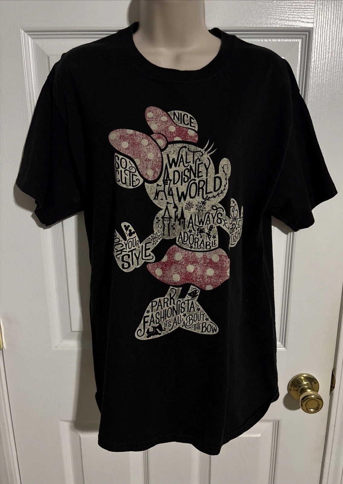 Disney Hanes Minnie Mouse Park Fashionista Black Graphic T-Shirt Sz. Medium
