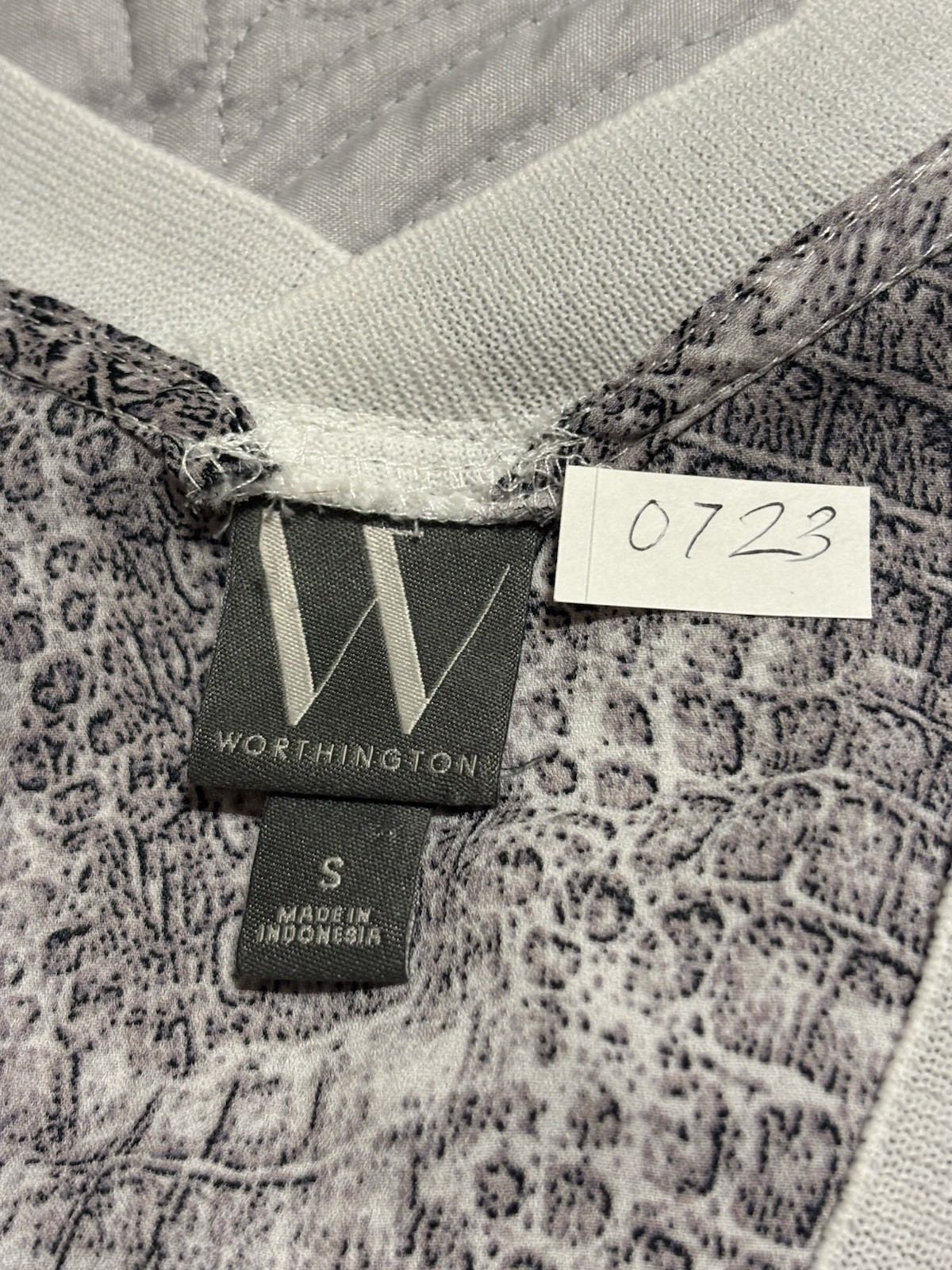 Worthington Women’s Gray White Animal Print V-Neck Sleeveless Tank Top S
