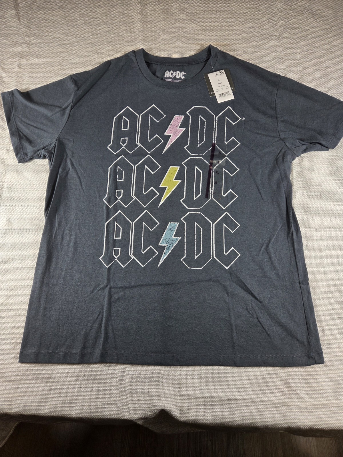 Womans ACDC T Shirt, Grey. Size XL, NWT