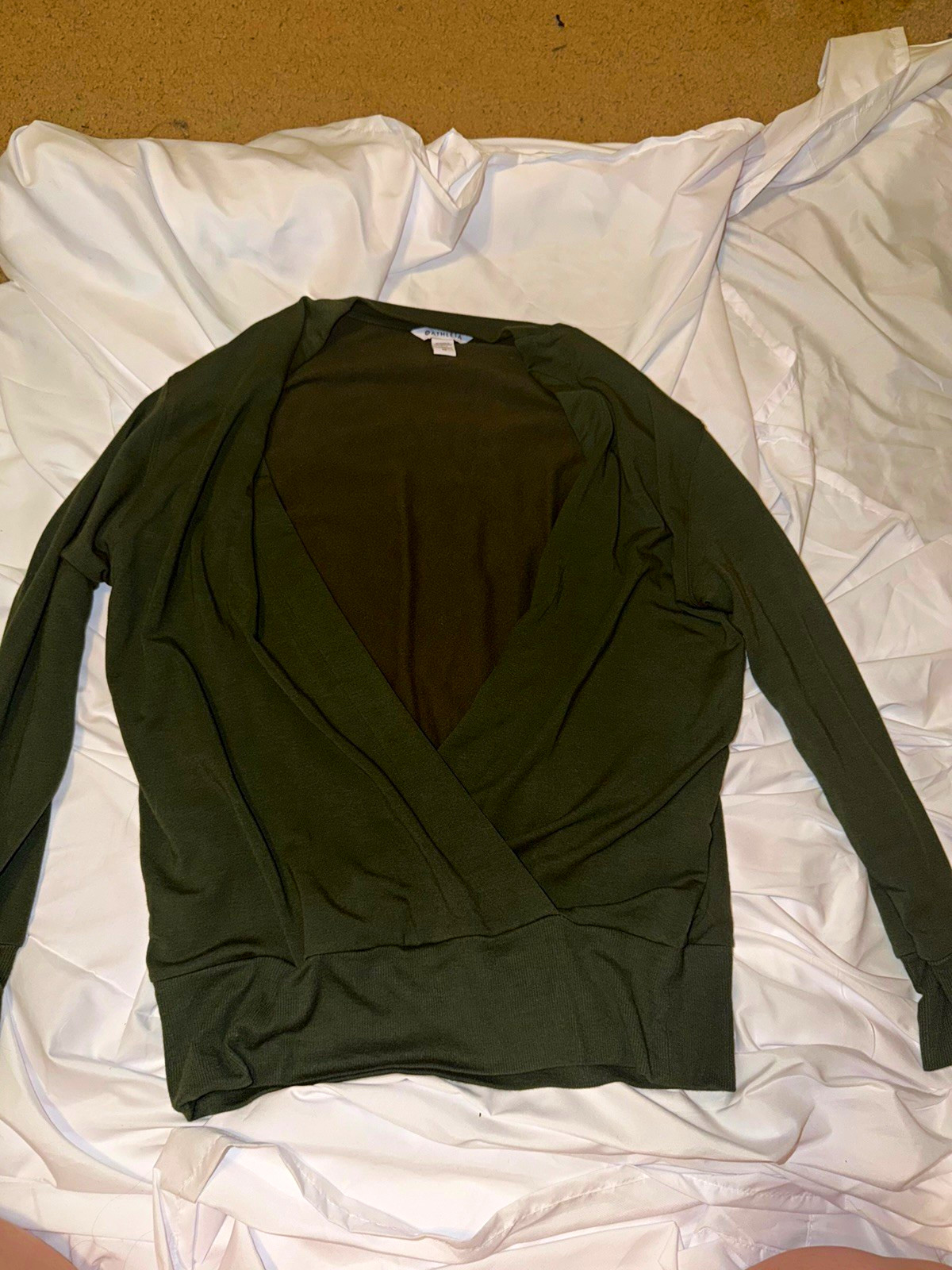 Athleta Green Solid Wrap V-Neck Long Sleeve Jersey Stretch Blouse Women M