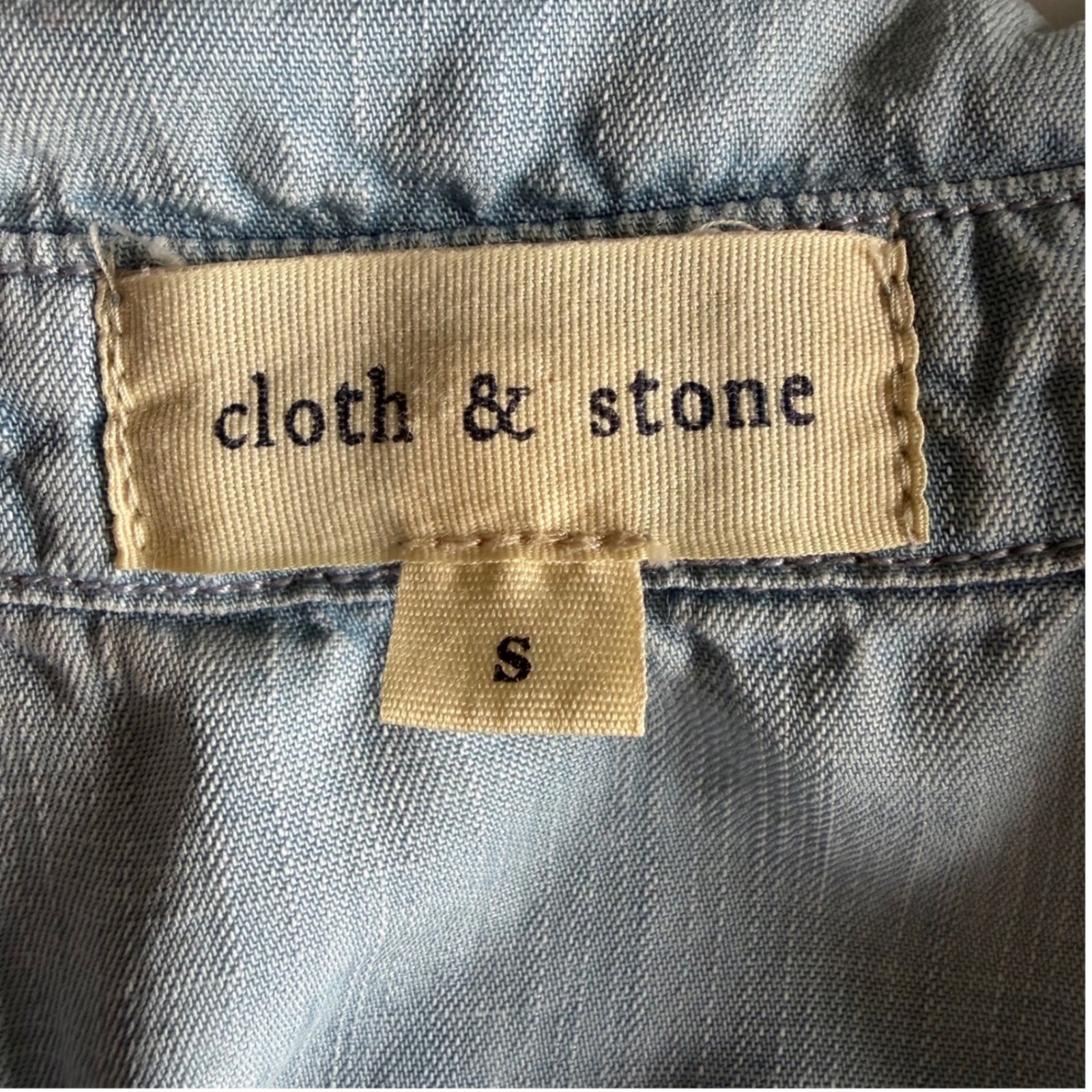 Cloth & Stone Light Wash Denim Sleeveless Henley Top Size S Coastal Boho
